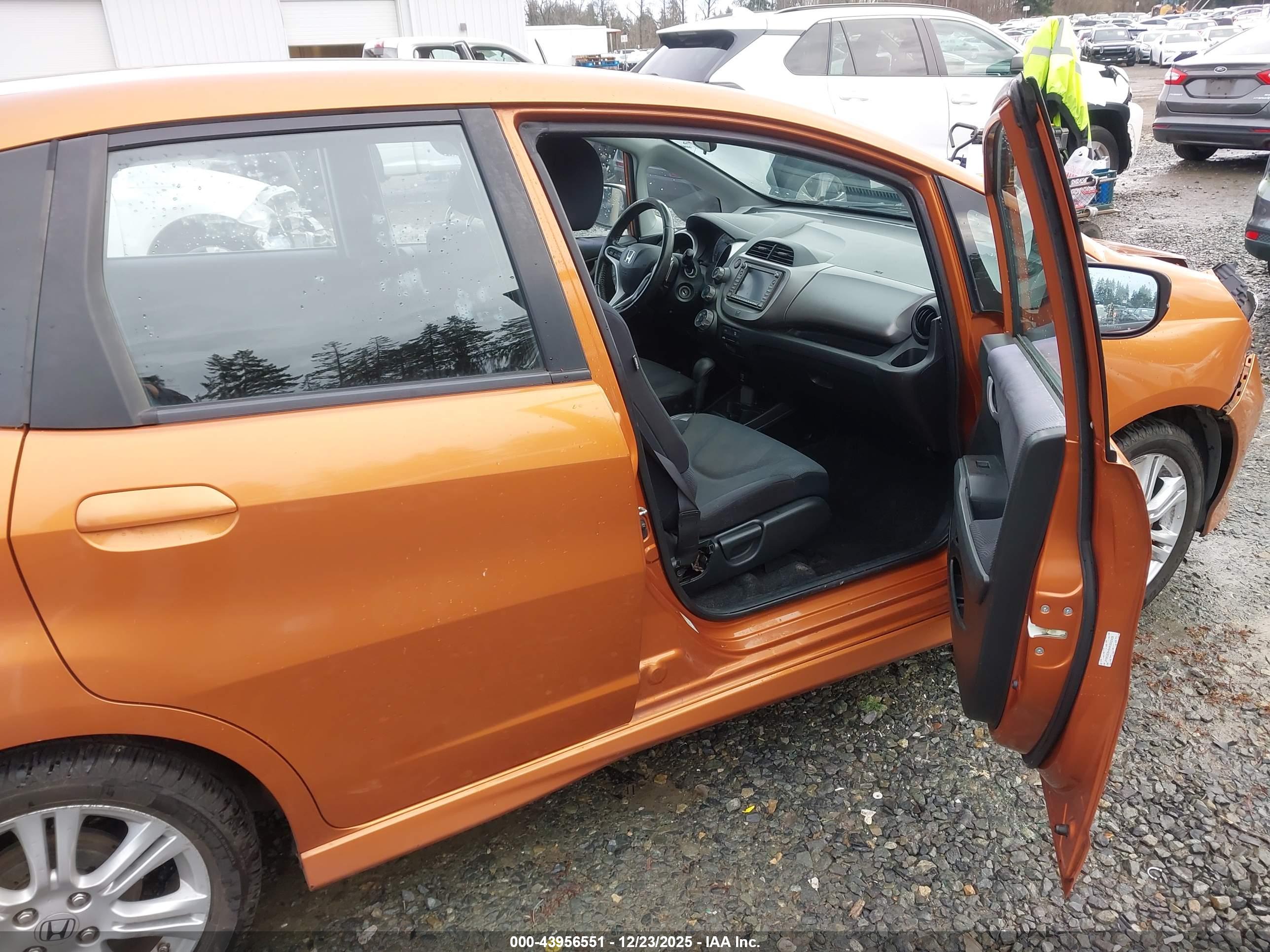 HONDA FIT image 5