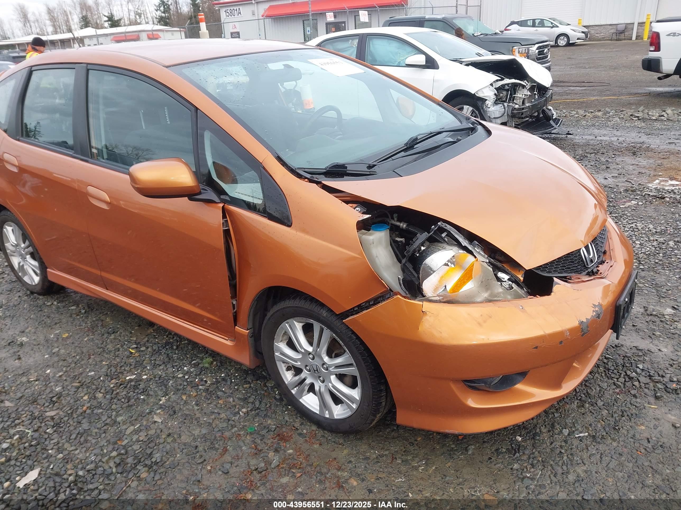 HONDA FIT image 6