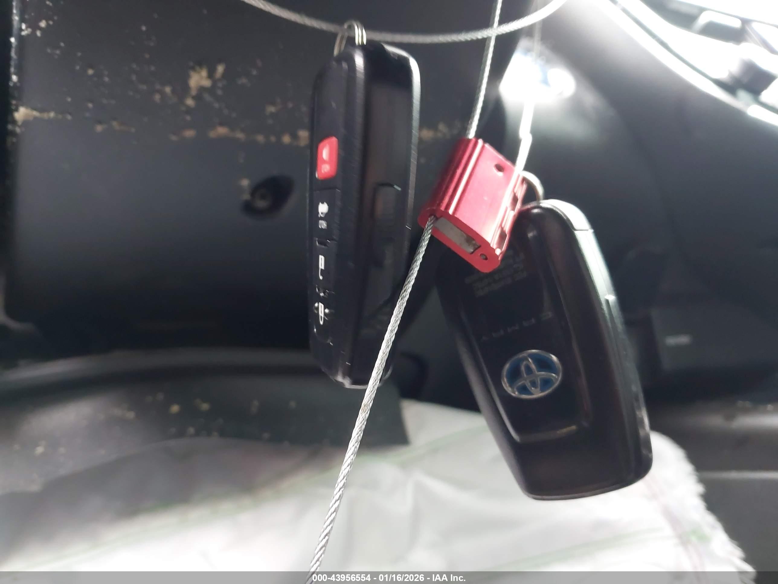 TOYOTA CAMRY image 11