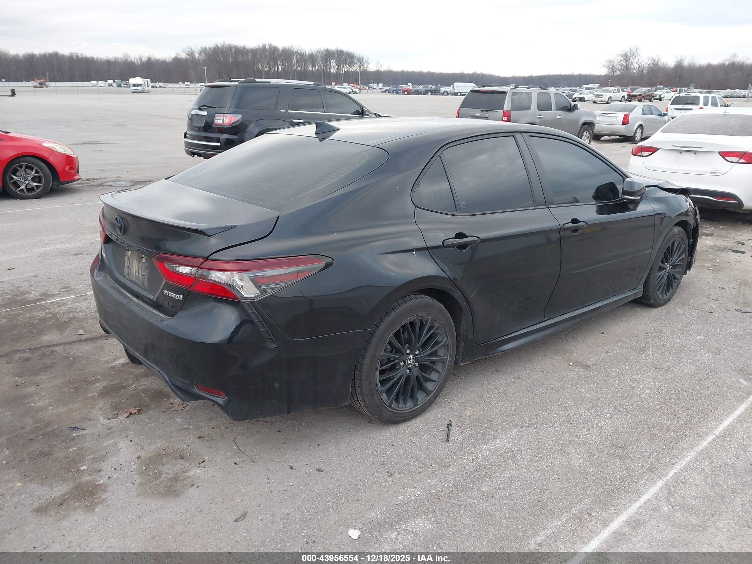 TOYOTA CAMRY image 4