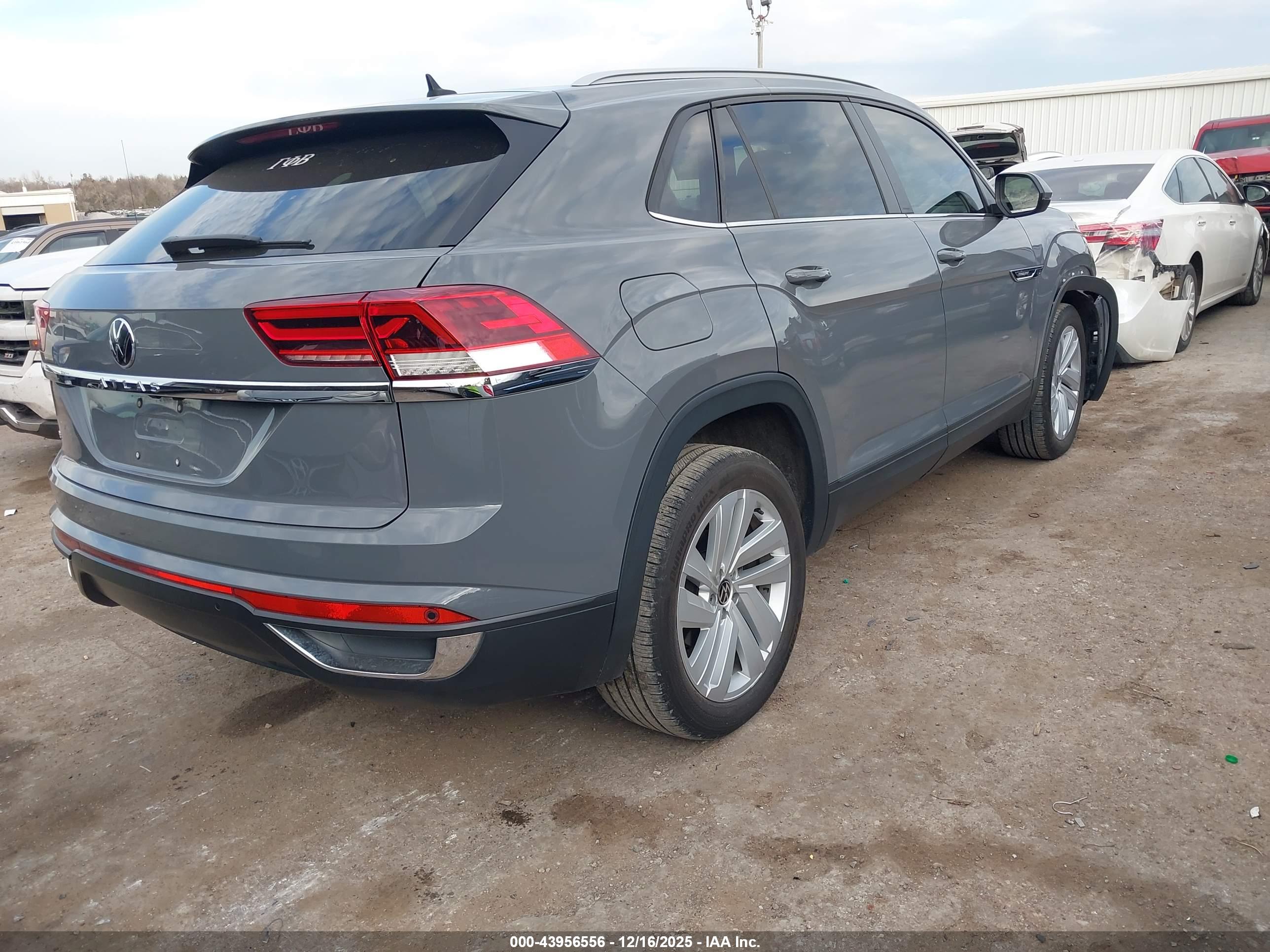 VOLKSWAGEN ATLAS image 4