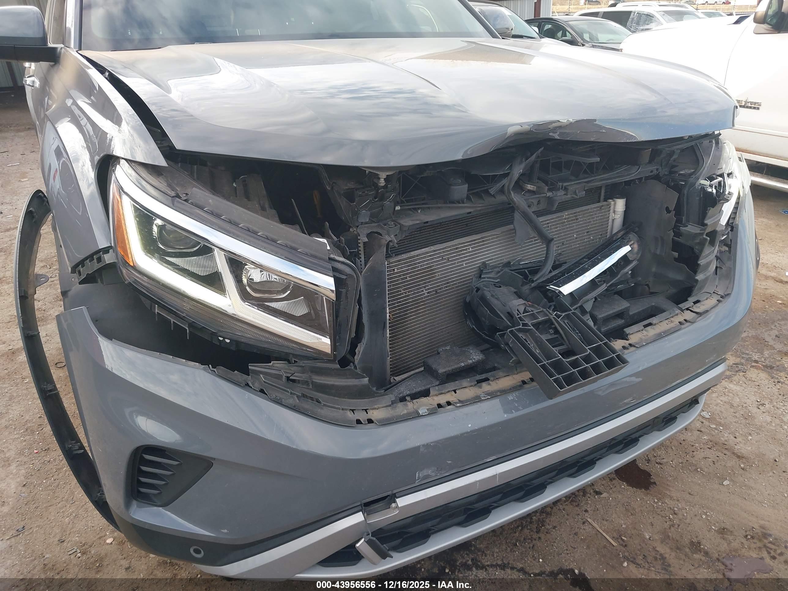 VOLKSWAGEN ATLAS image 6