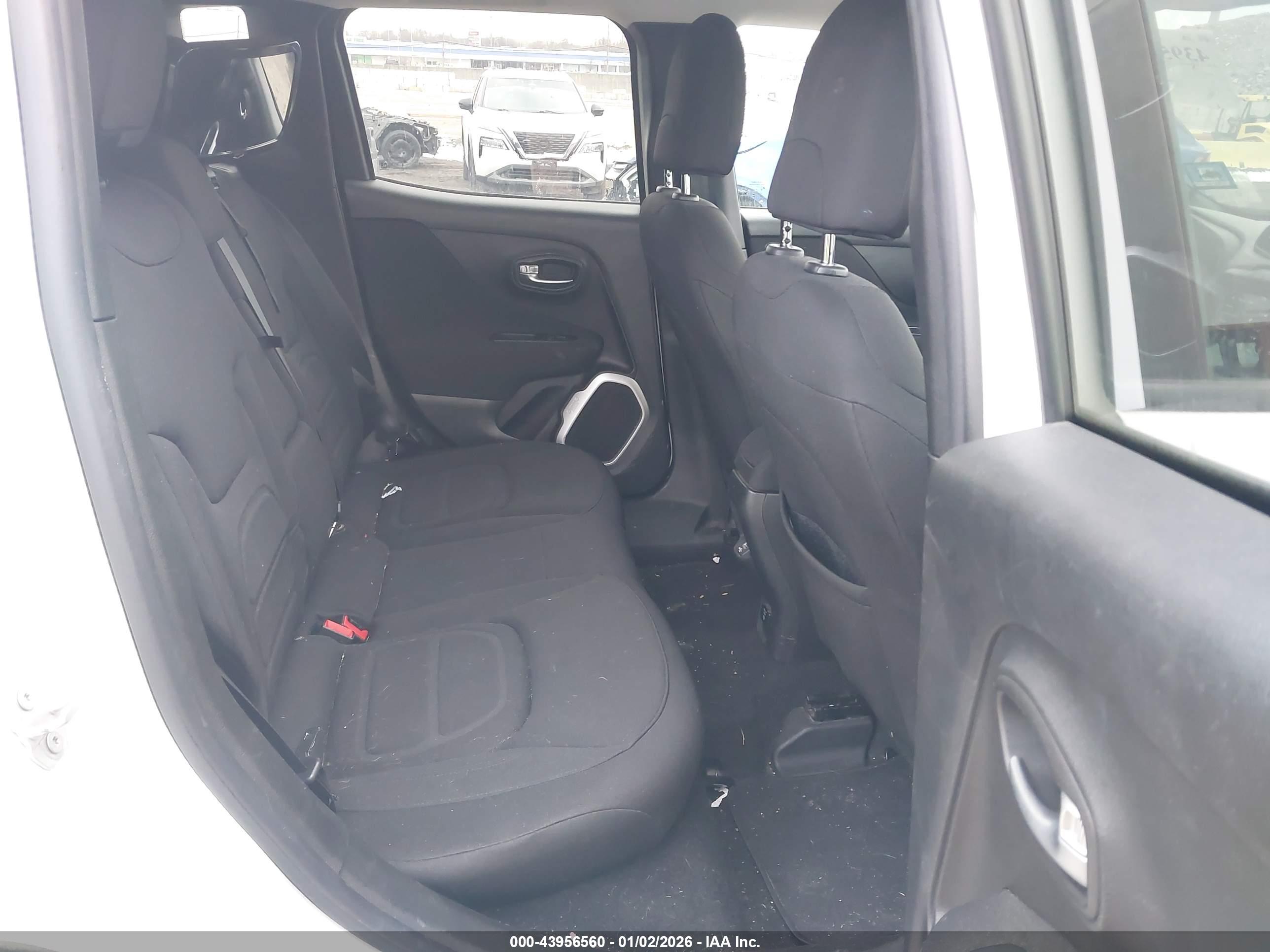 JEEP RENEGADE image 8