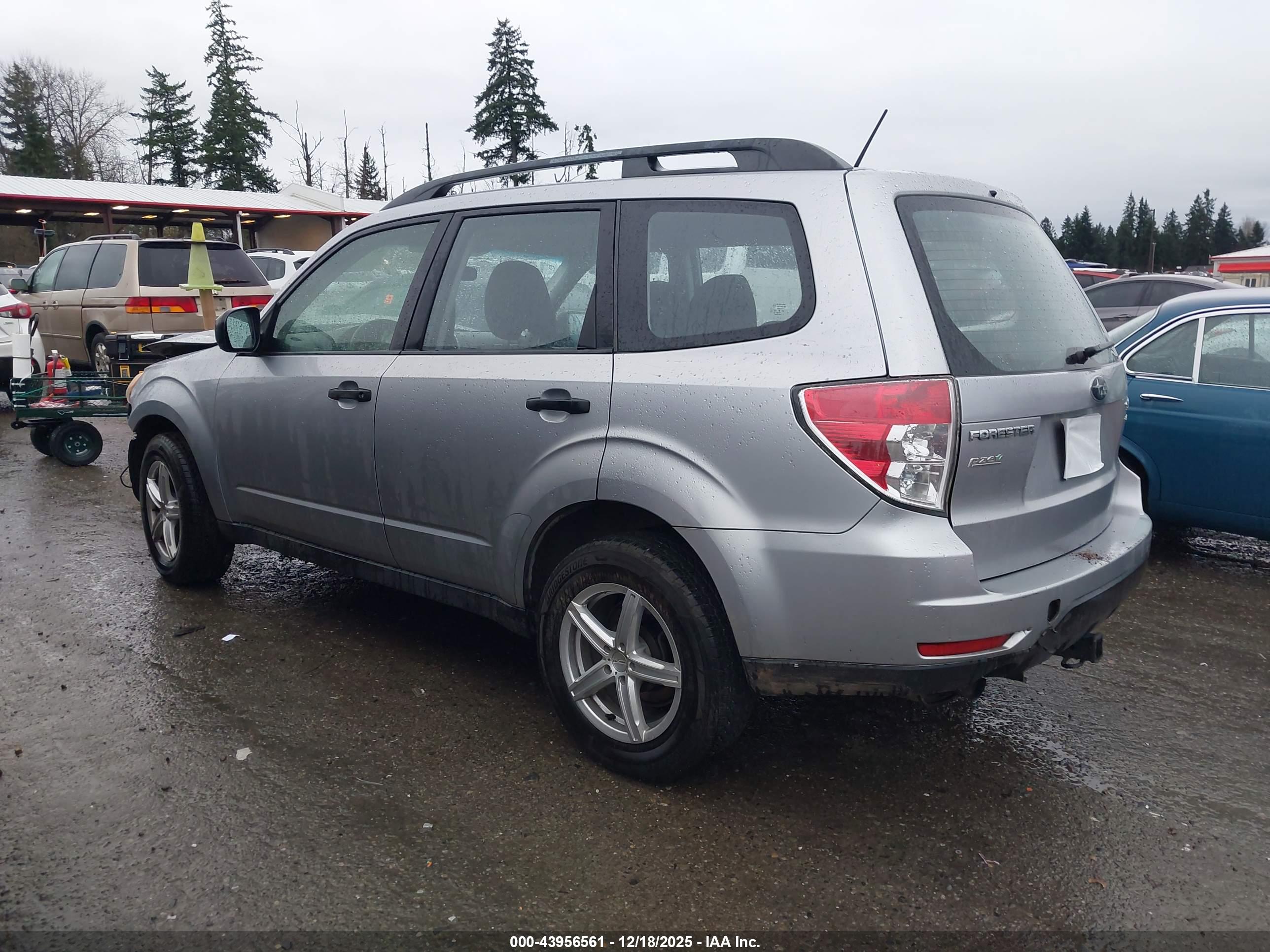 SUBARU FORESTER image 3