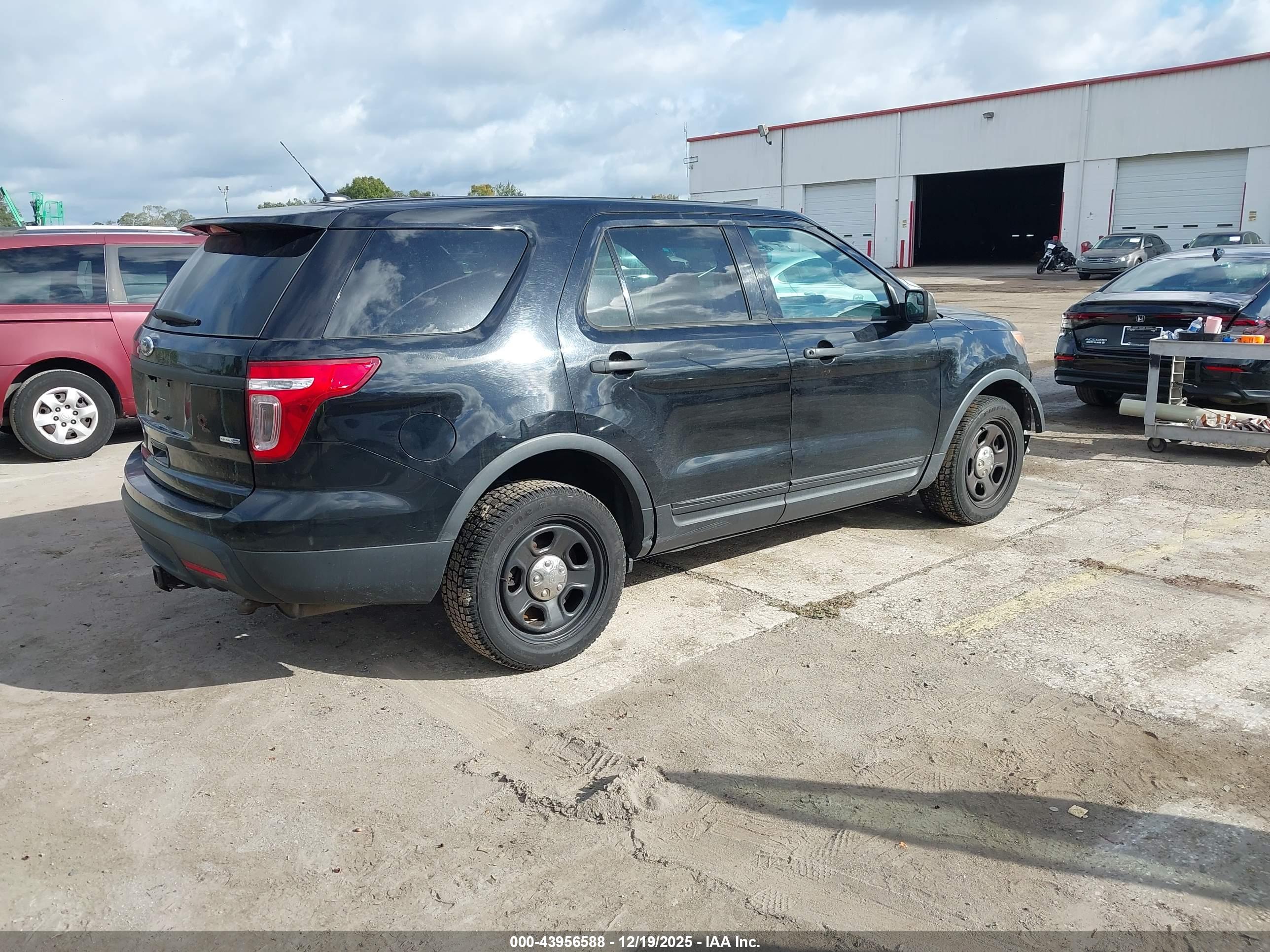 FORD UTILITY image 4