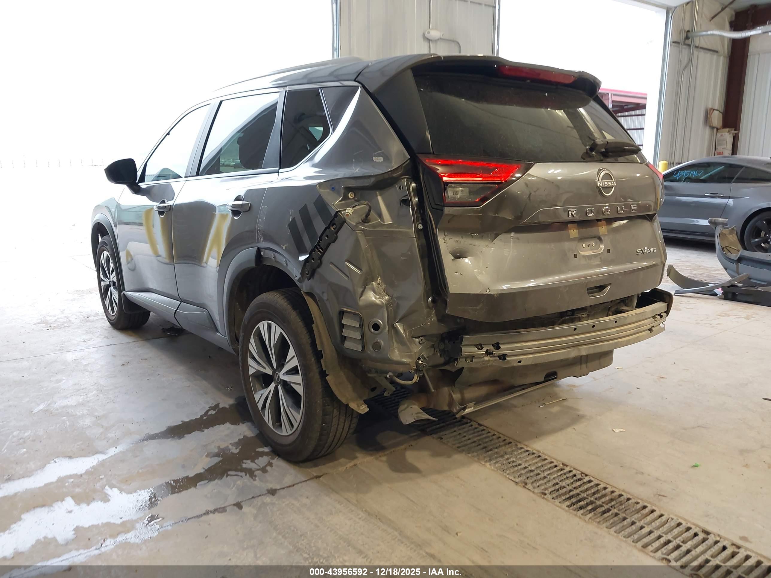 NISSAN ROGUE image 6