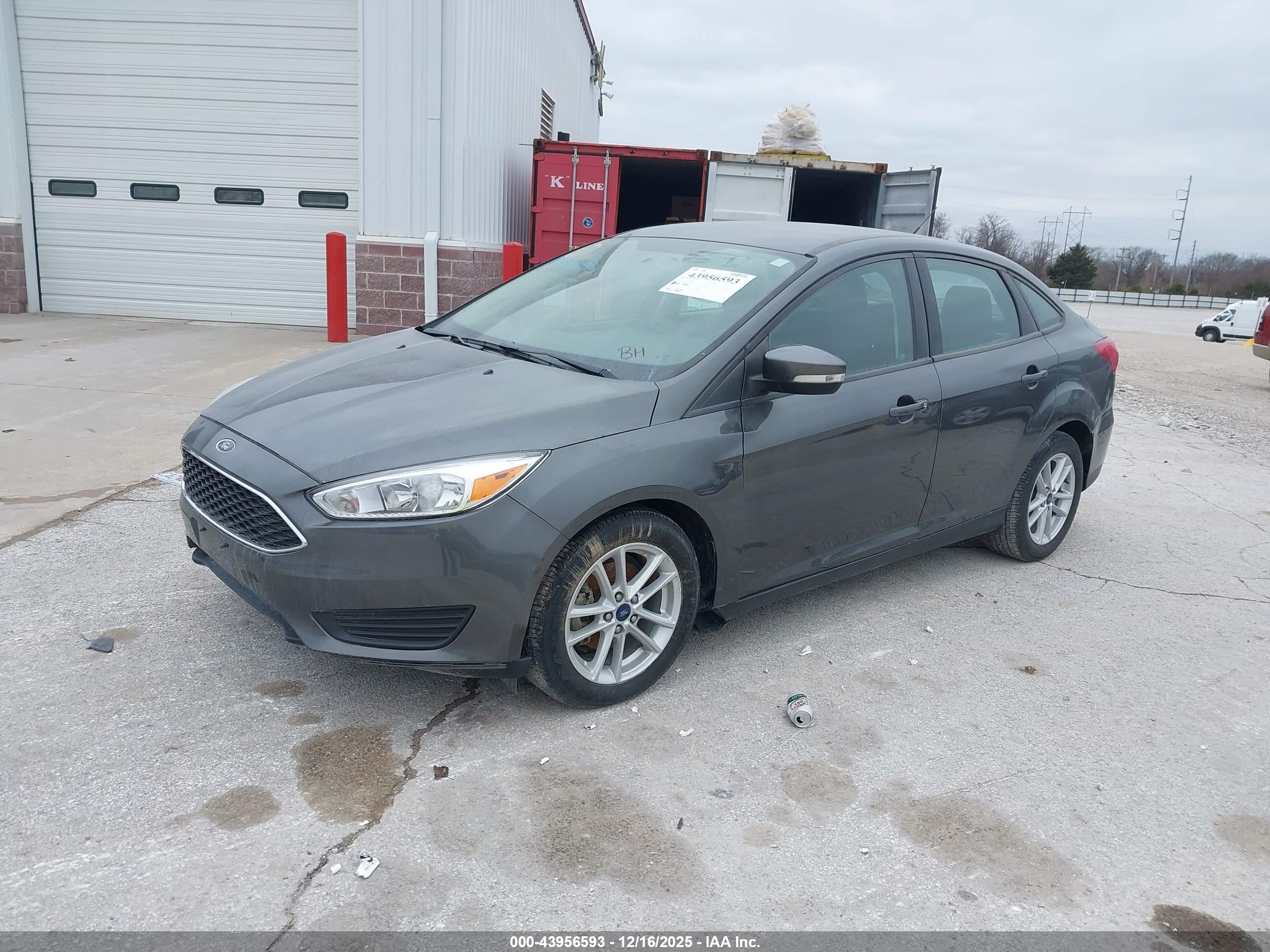 FORD FOCUS image 2
