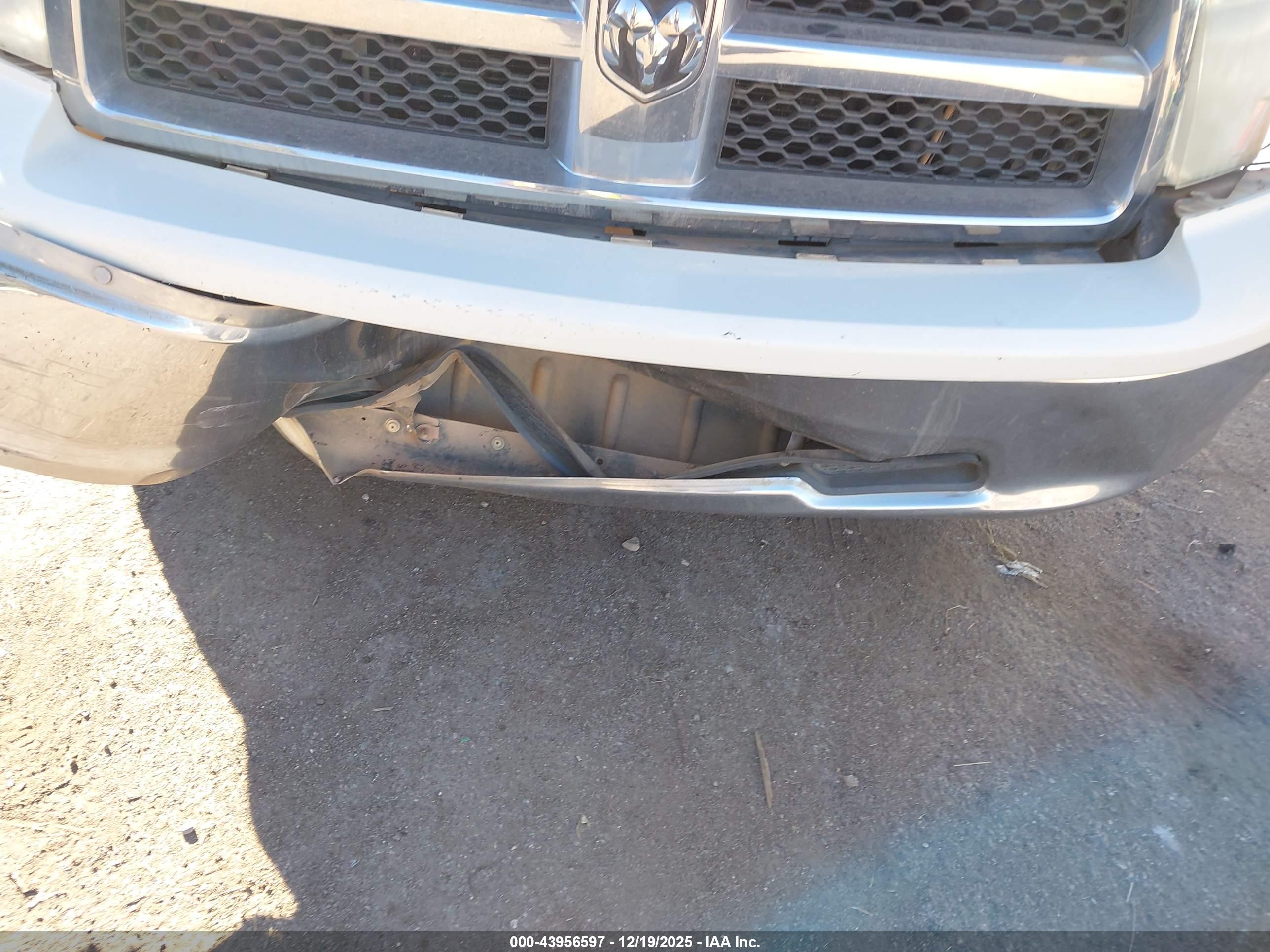 DODGE RAM image 6