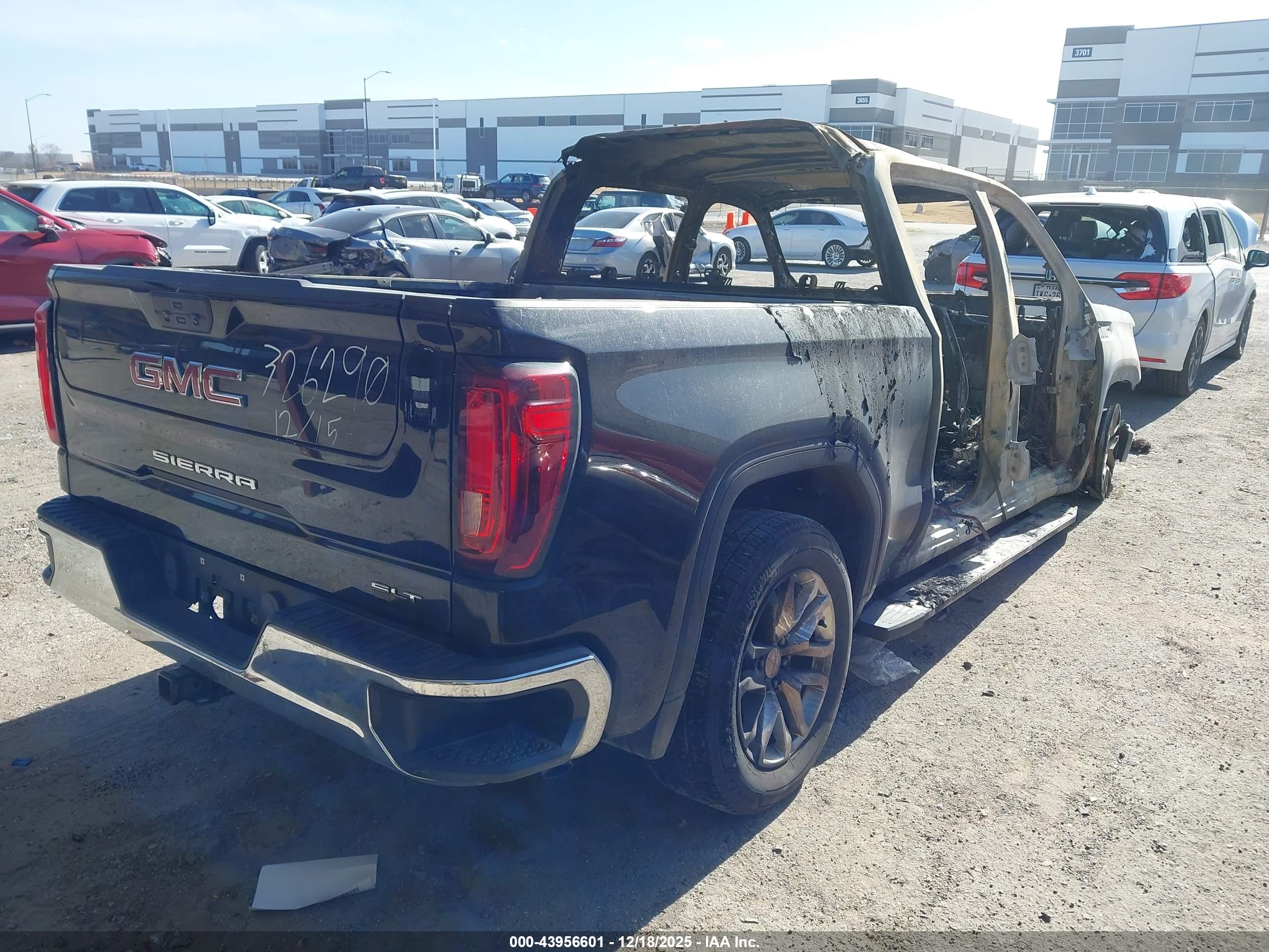 GMC SIERRA image 4