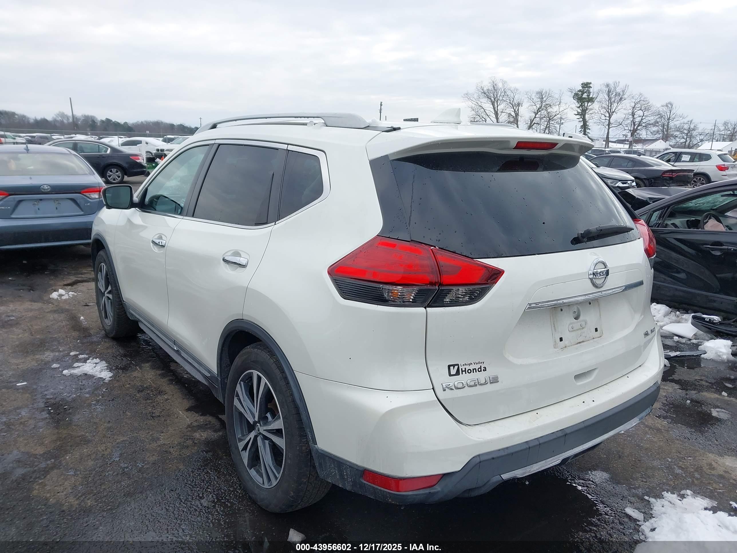 NISSAN ROGUE image 3