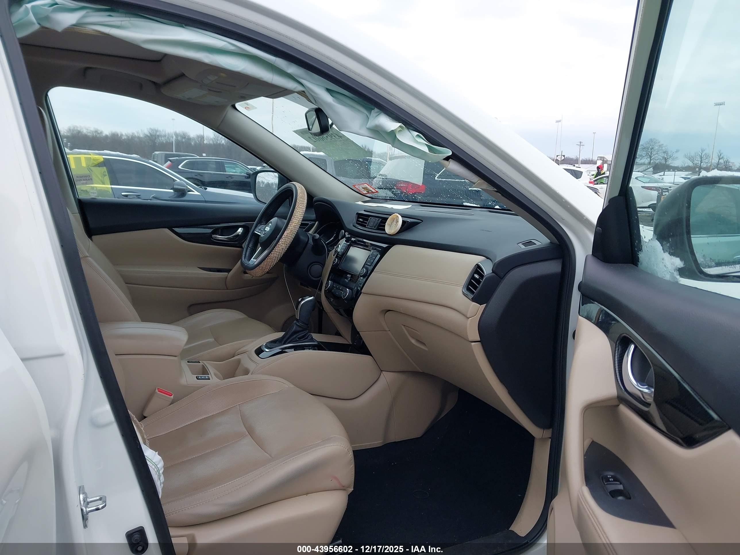 NISSAN ROGUE image 5
