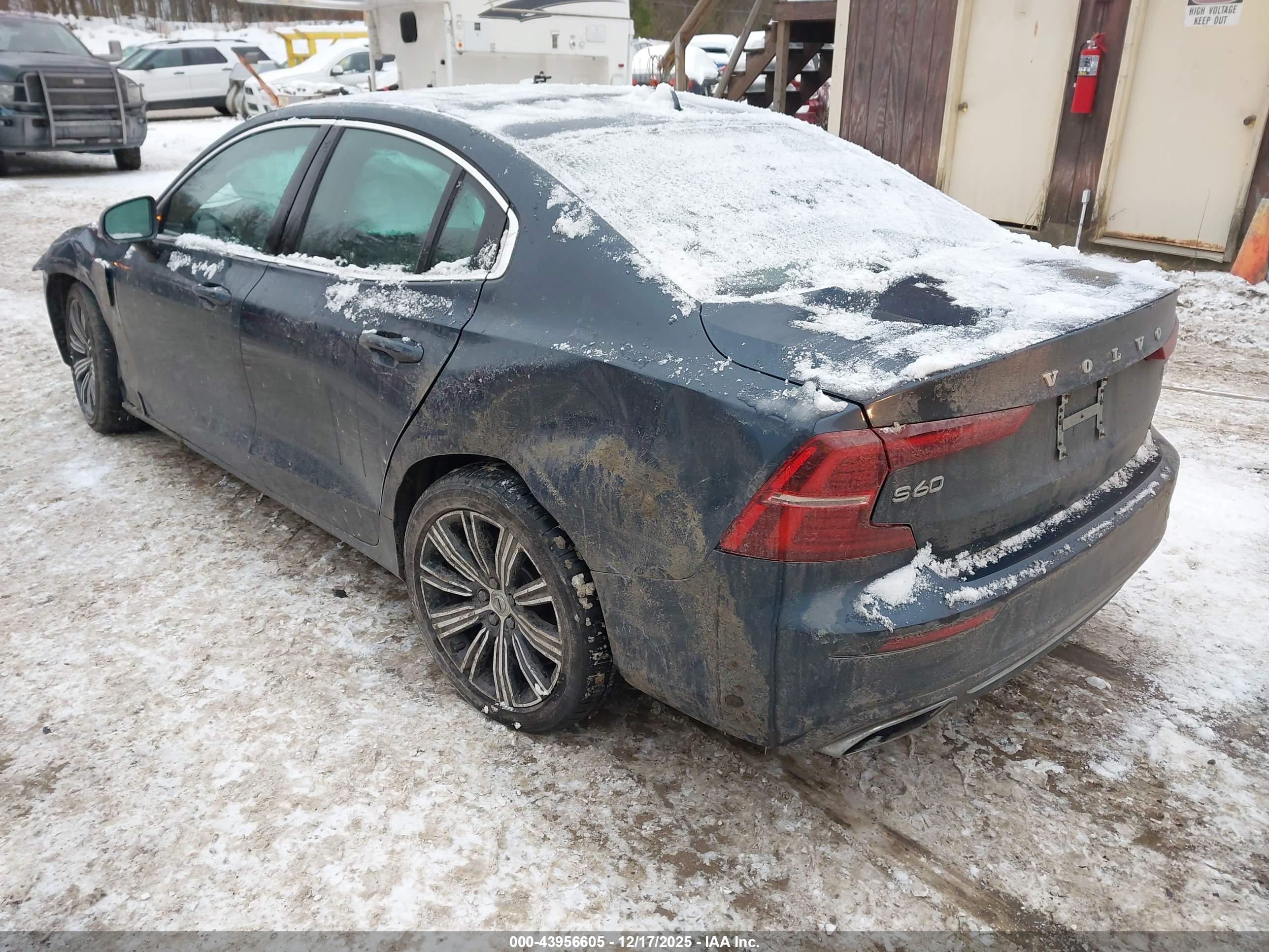 VOLVO S60 image 3