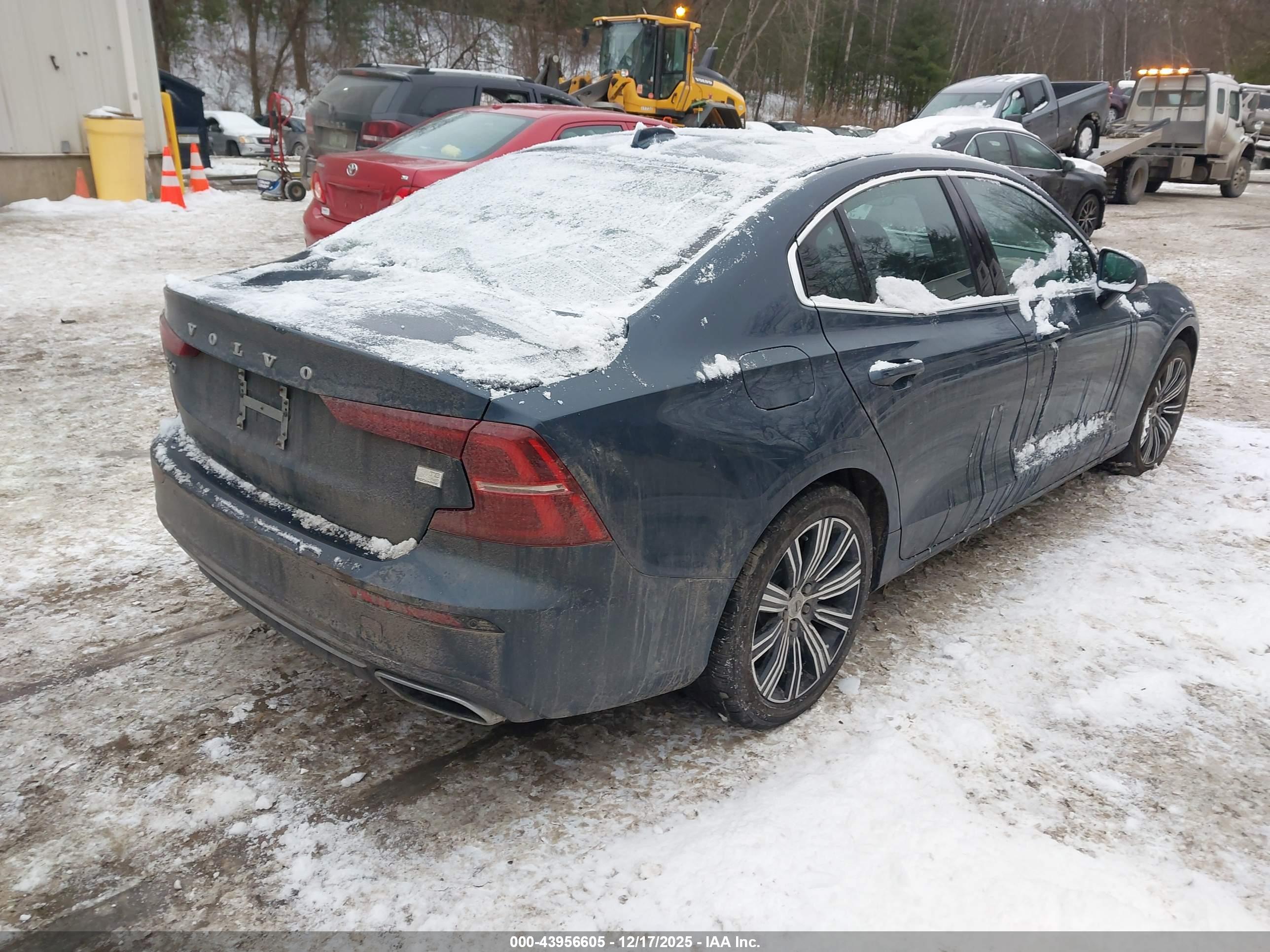 VOLVO S60 image 4