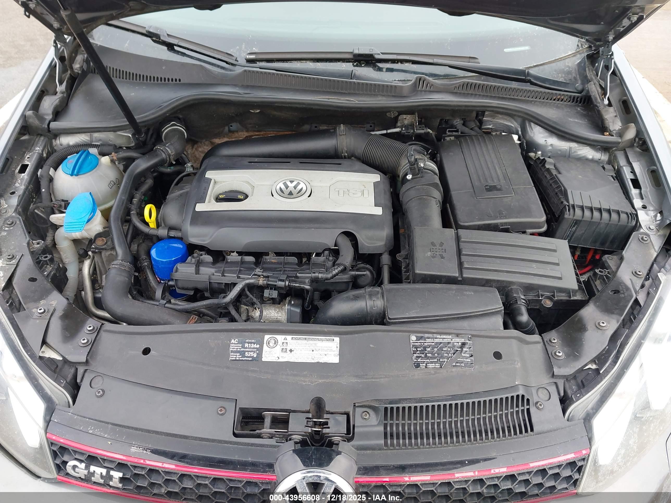 VOLKSWAGEN GTI image 10