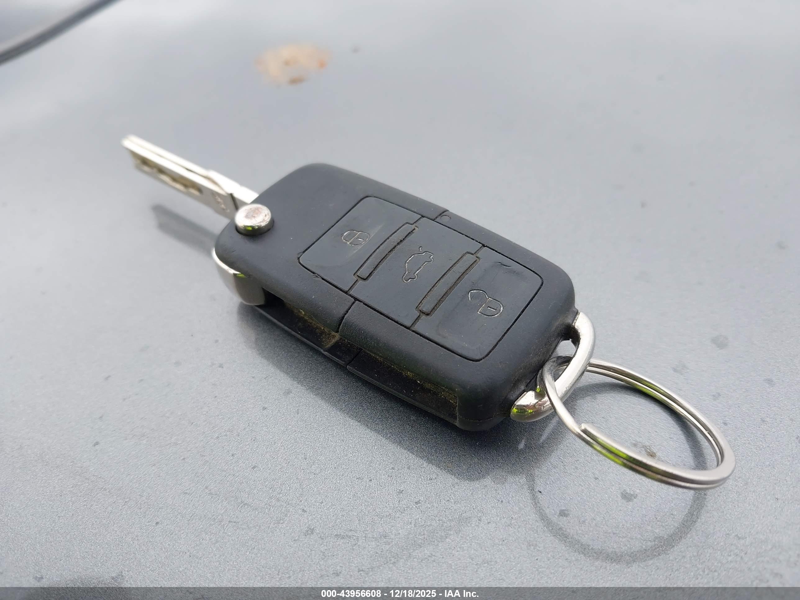 VOLKSWAGEN GTI image 11