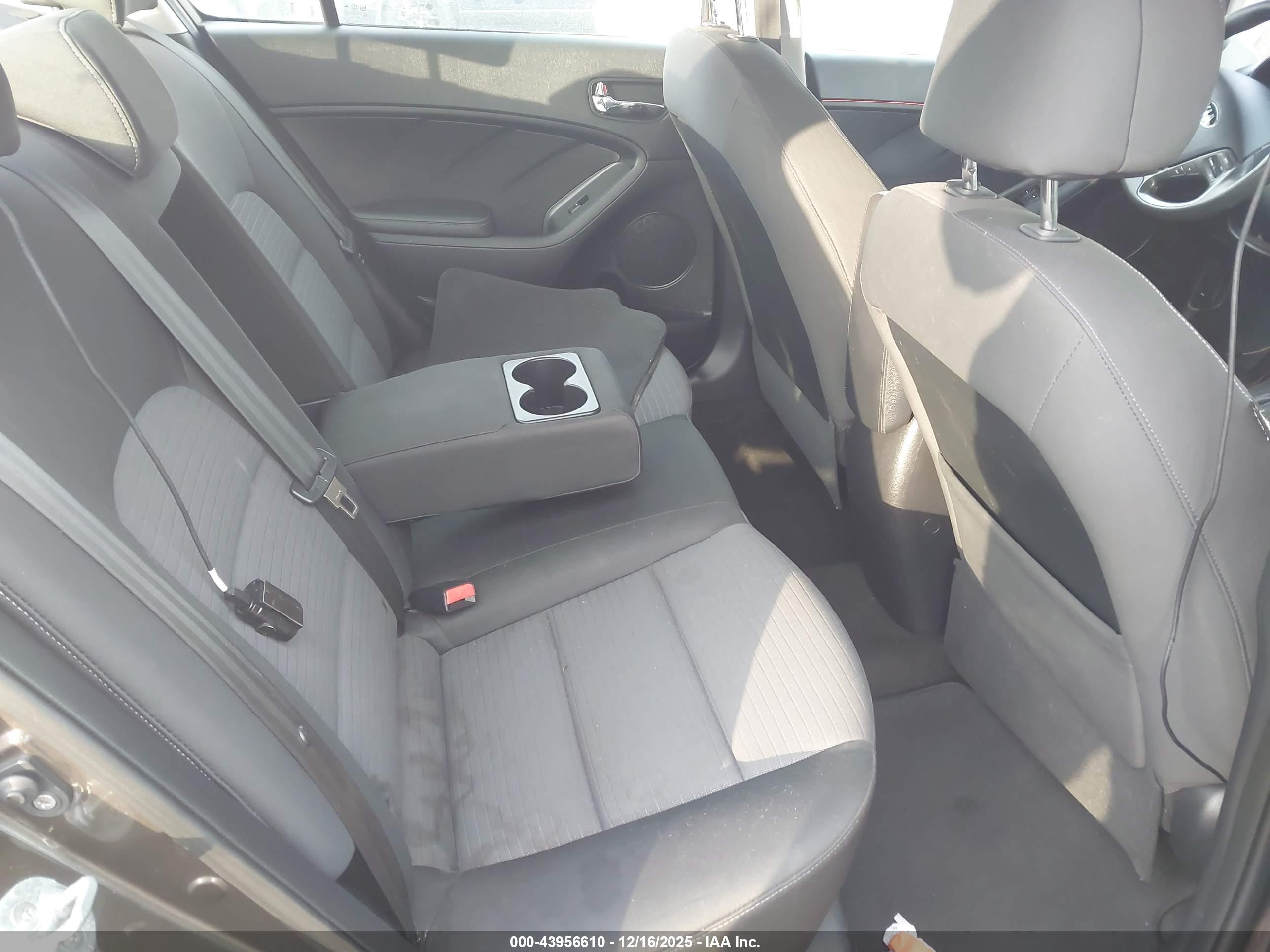 KIA FORTE image 8