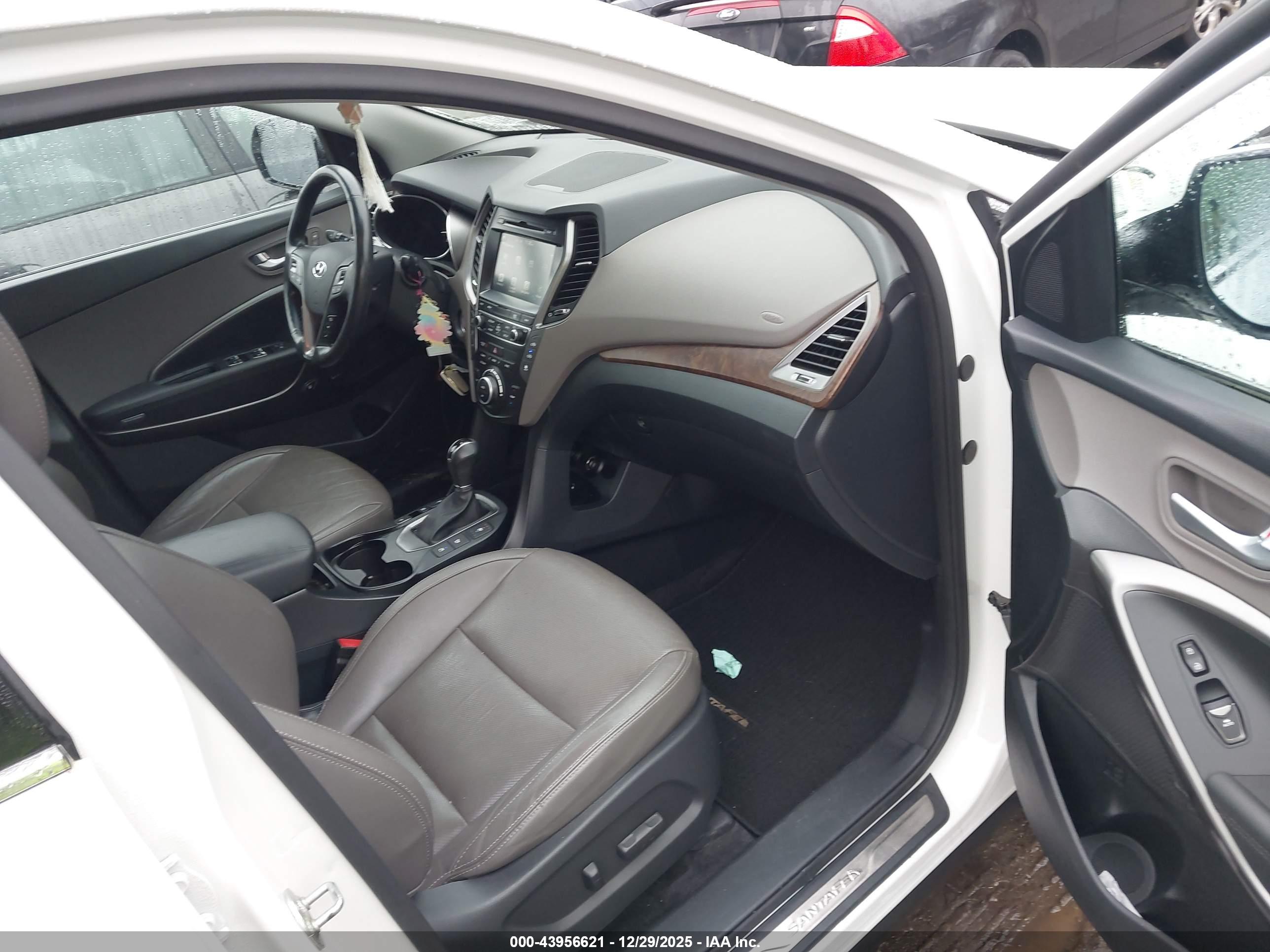HYUNDAI SANTA image 5