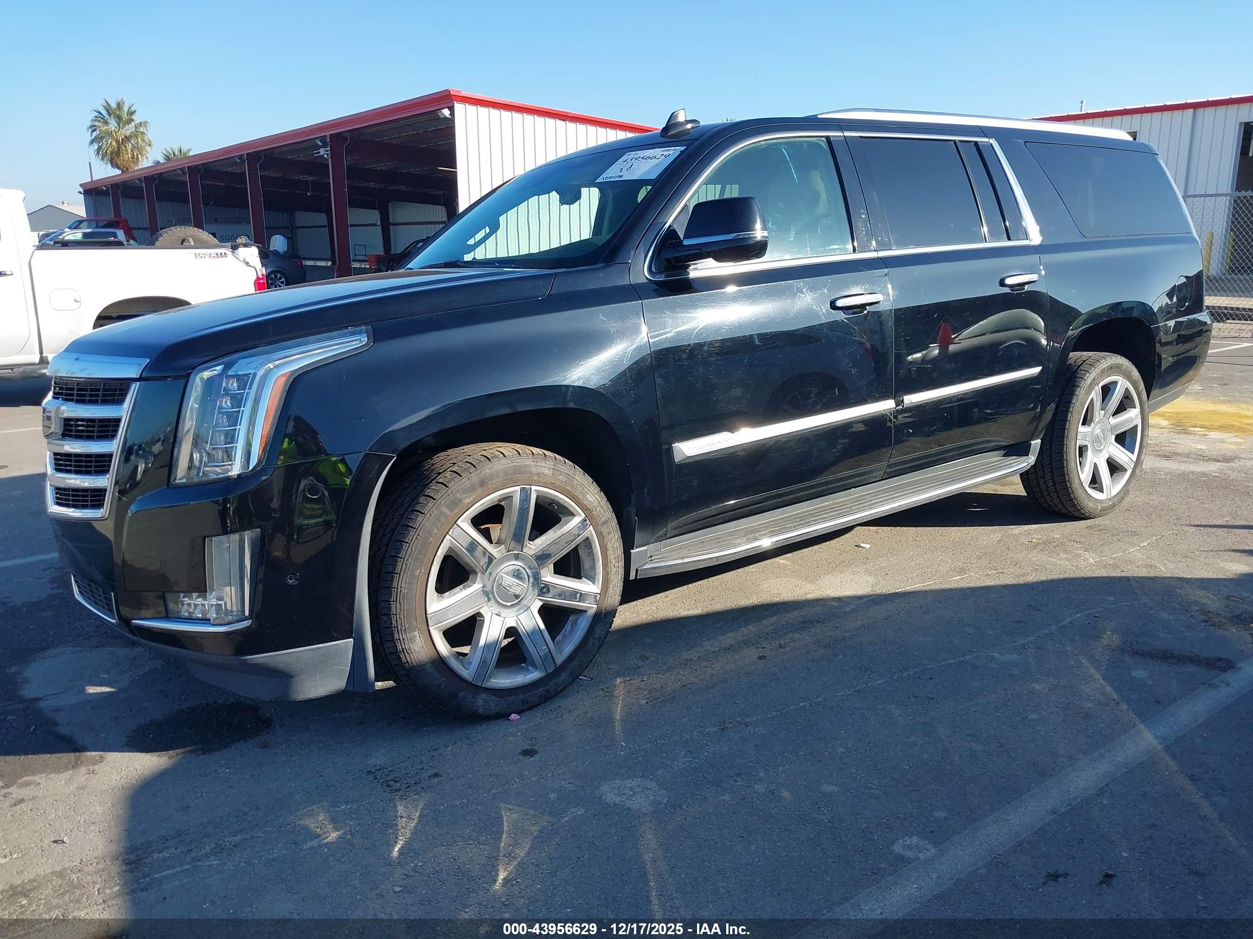 CADILLAC ESCALADE image 2