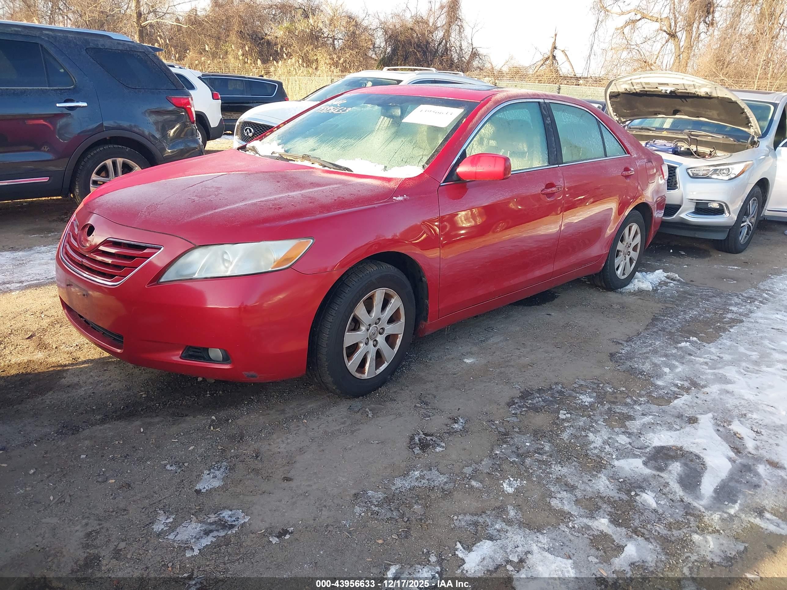 TOYOTA CAMRY image 2