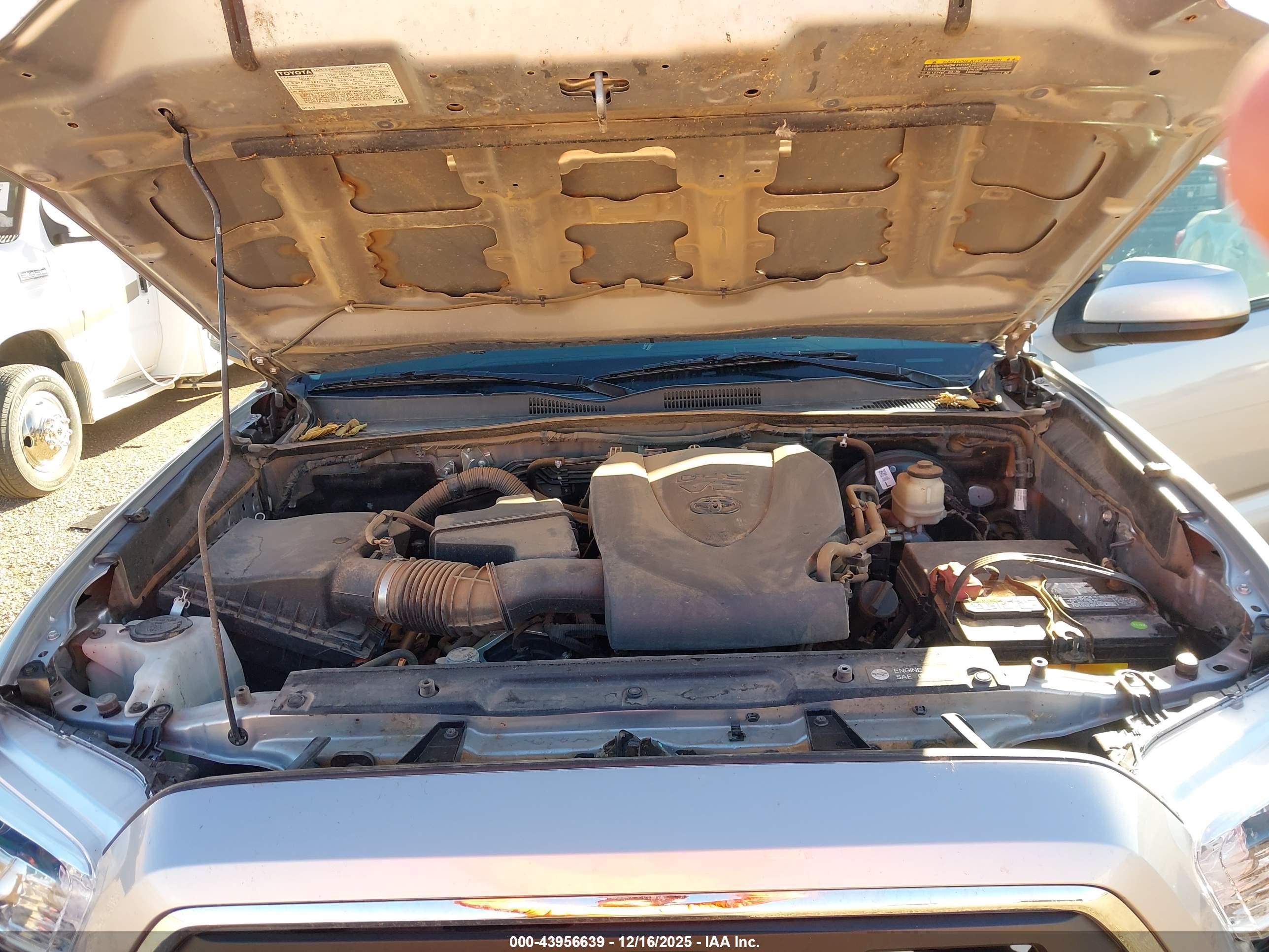 TOYOTA TACOMA image 10