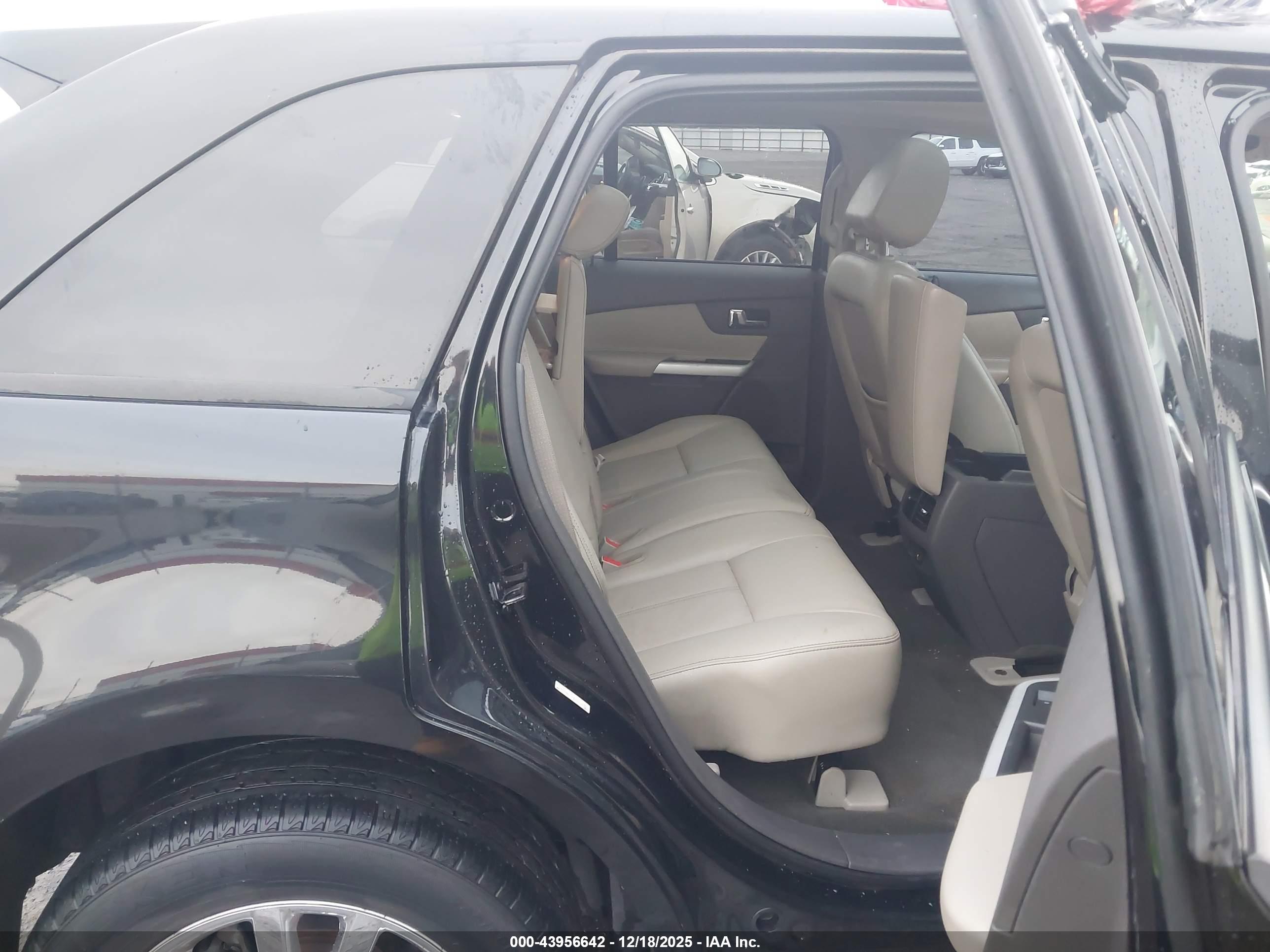 FORD EDGE image 8