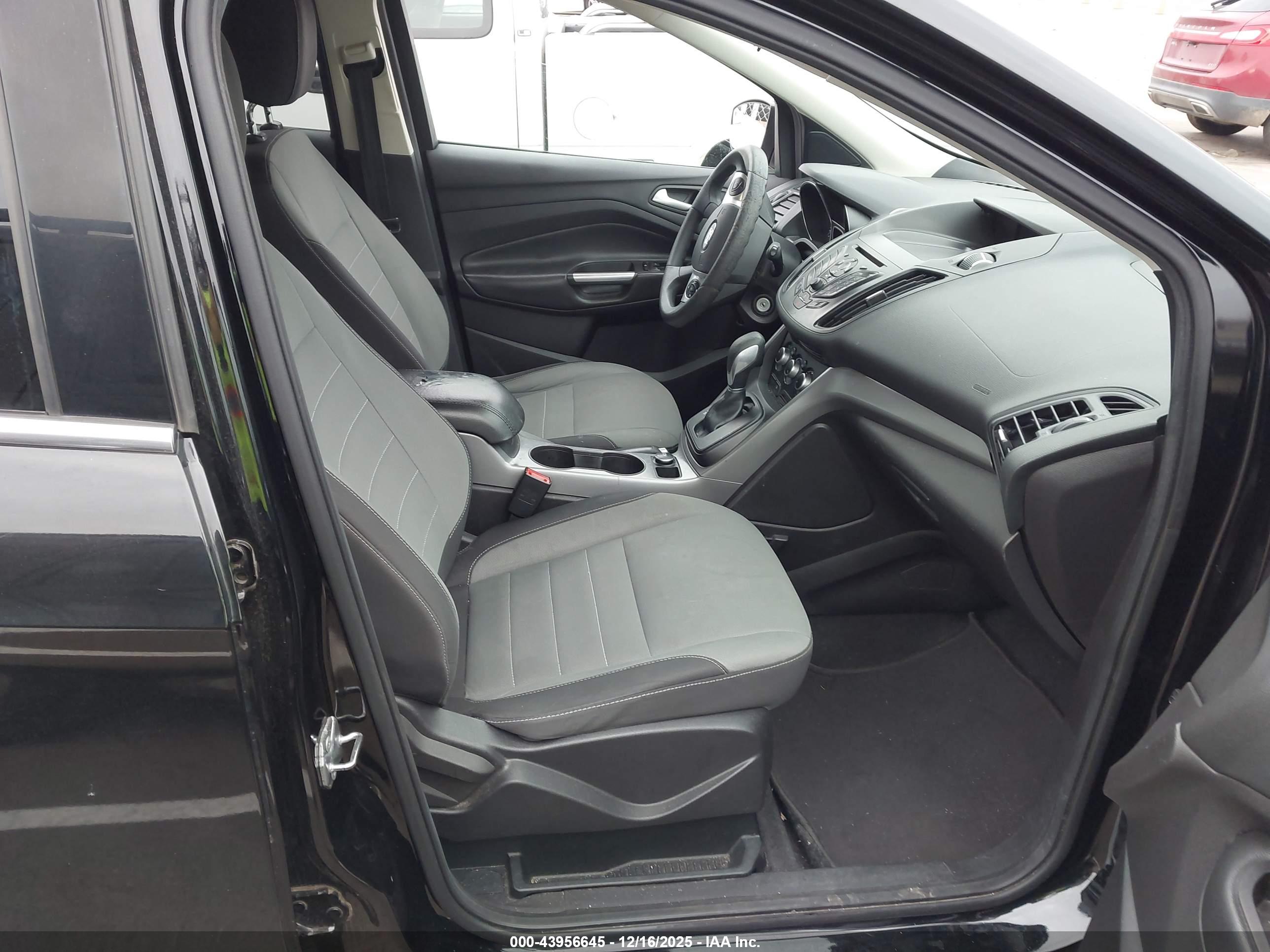 FORD ESCAPE image 5