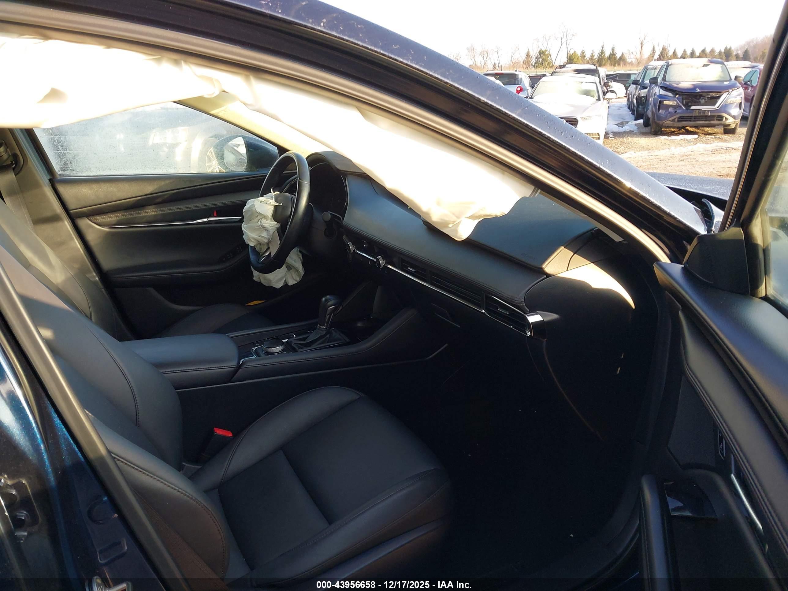 MAZDA MAZDA3 image 5
