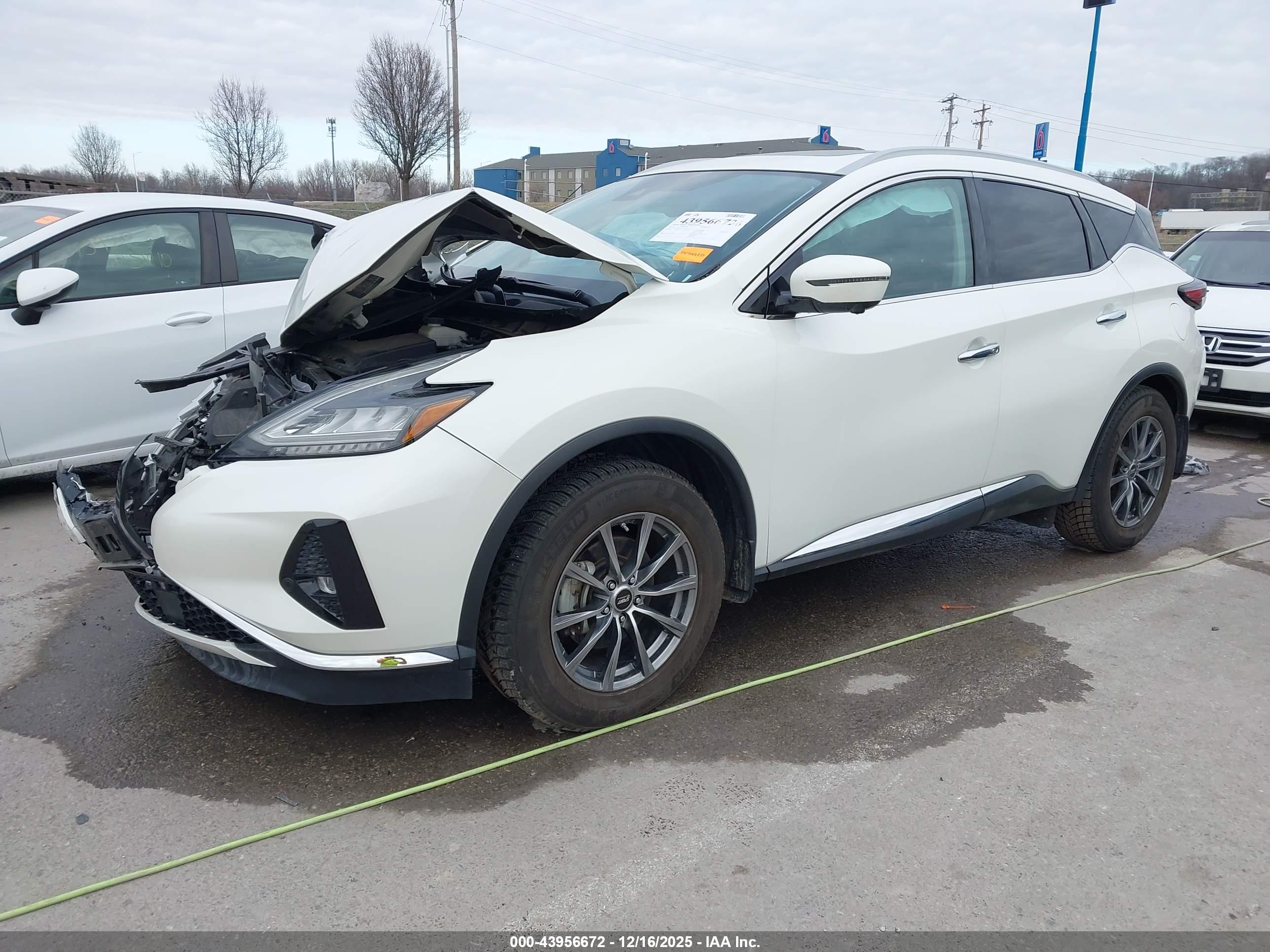 NISSAN MURANO image 2