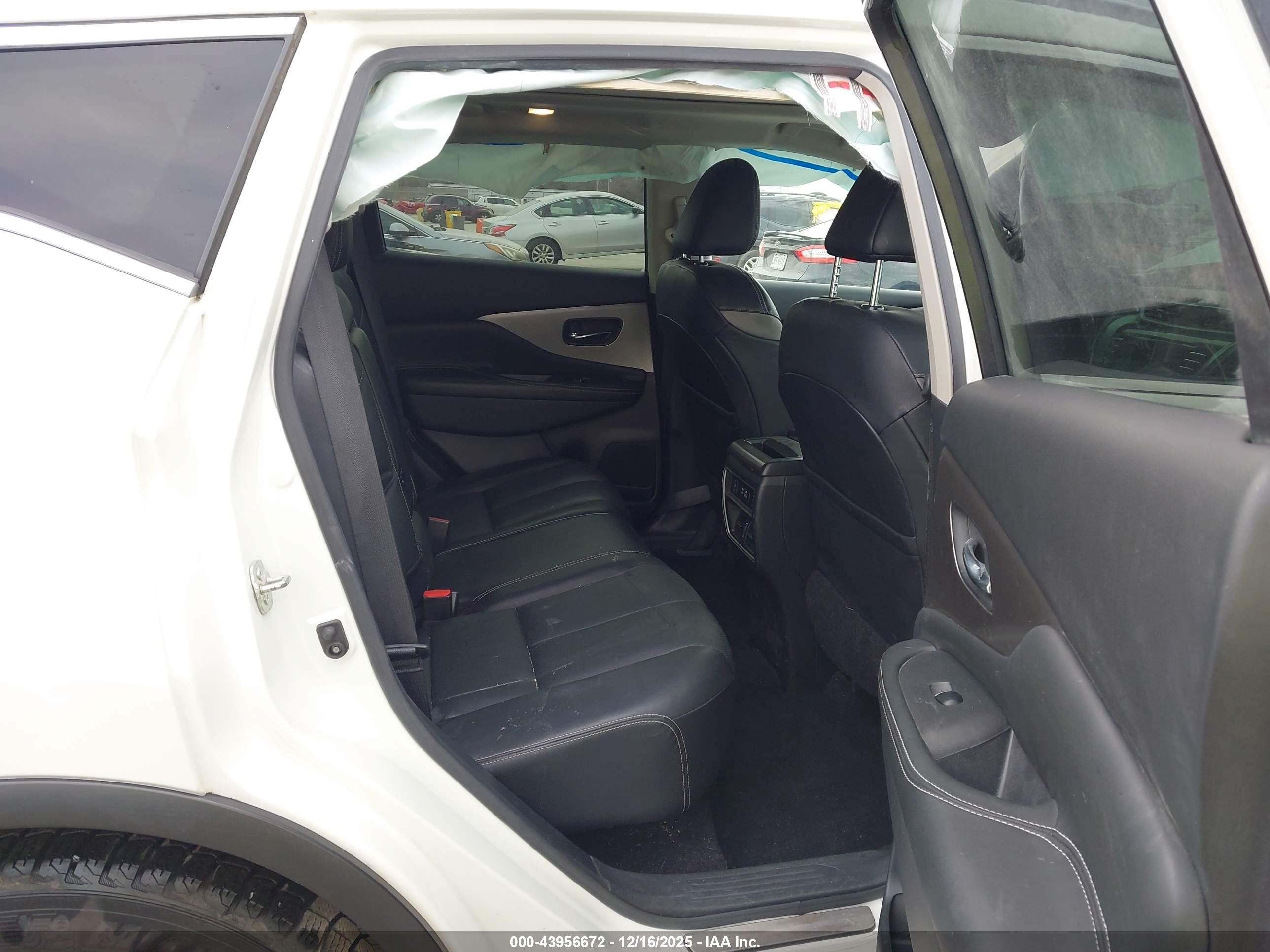 NISSAN MURANO image 8
