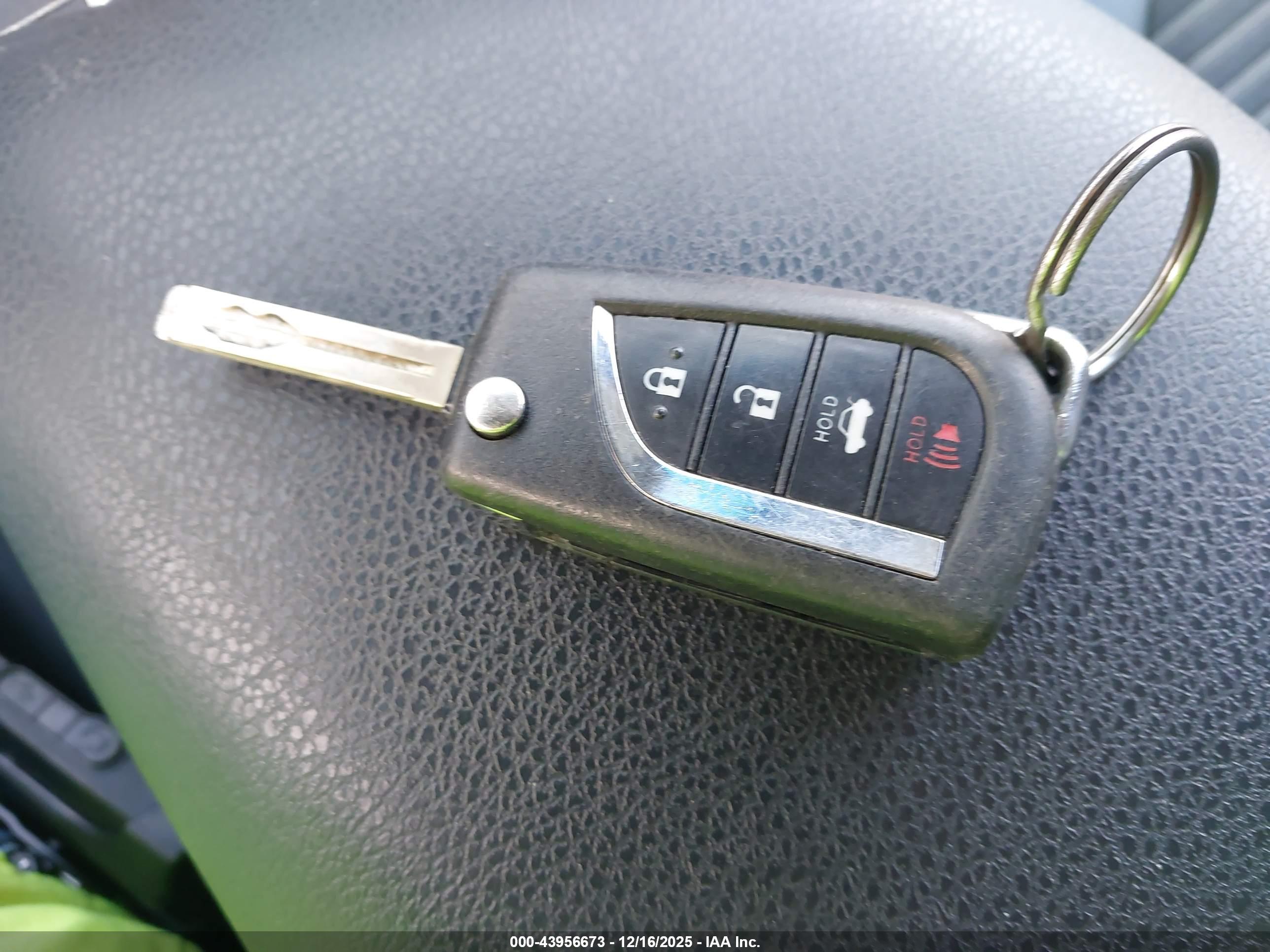 TOYOTA CAMRY image 11