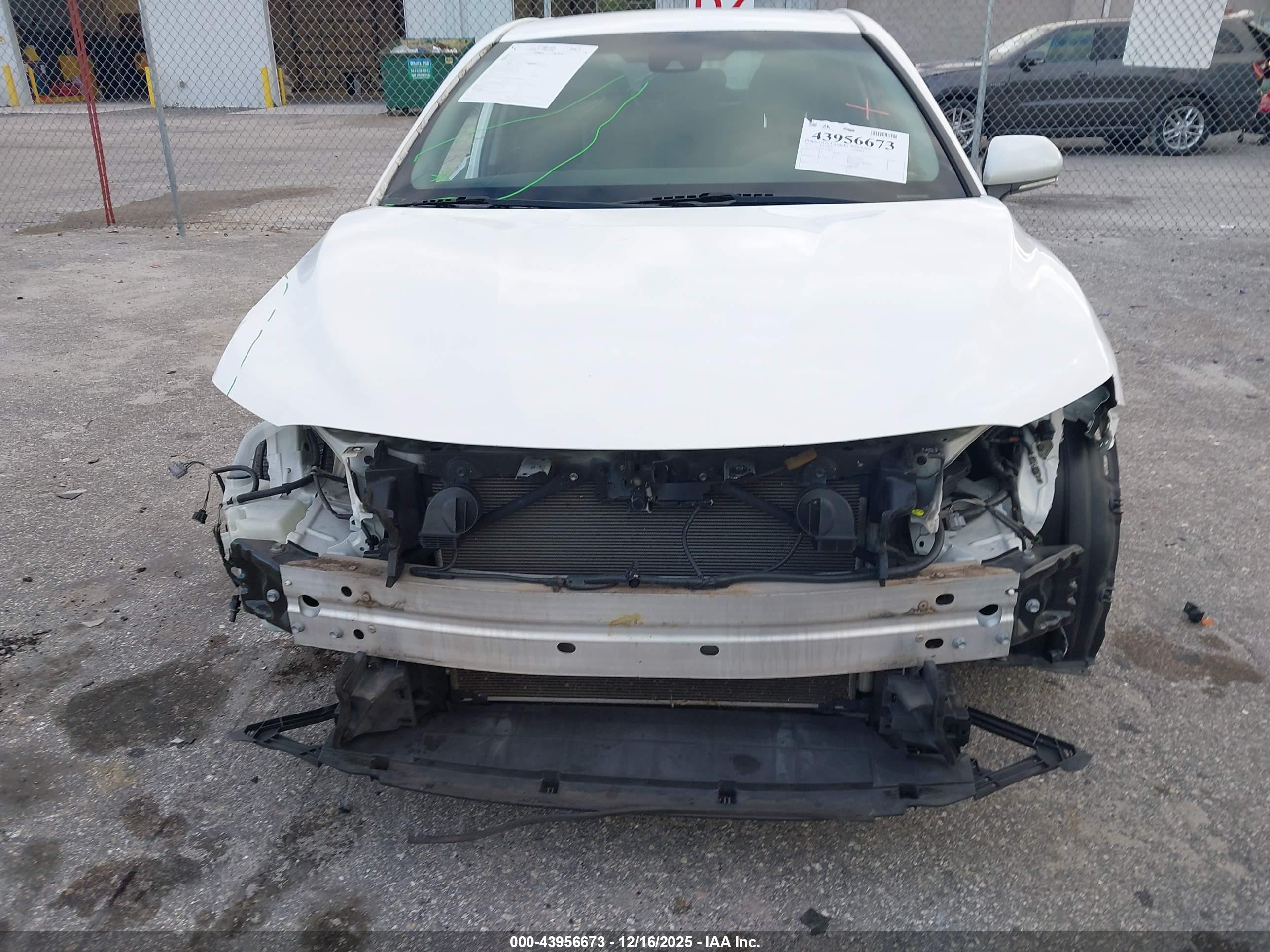 TOYOTA CAMRY image 6