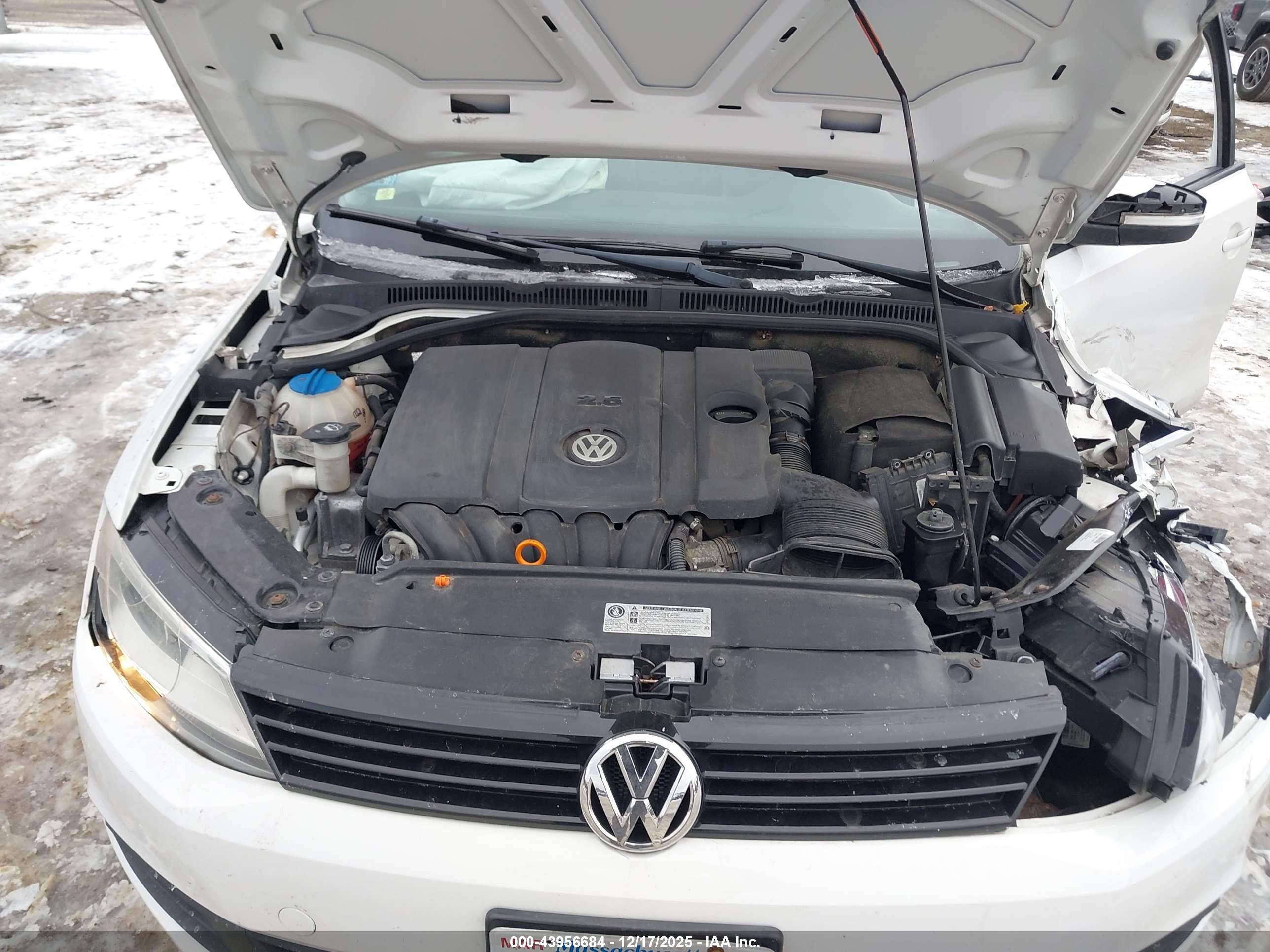 VOLKSWAGEN JETTA image 10