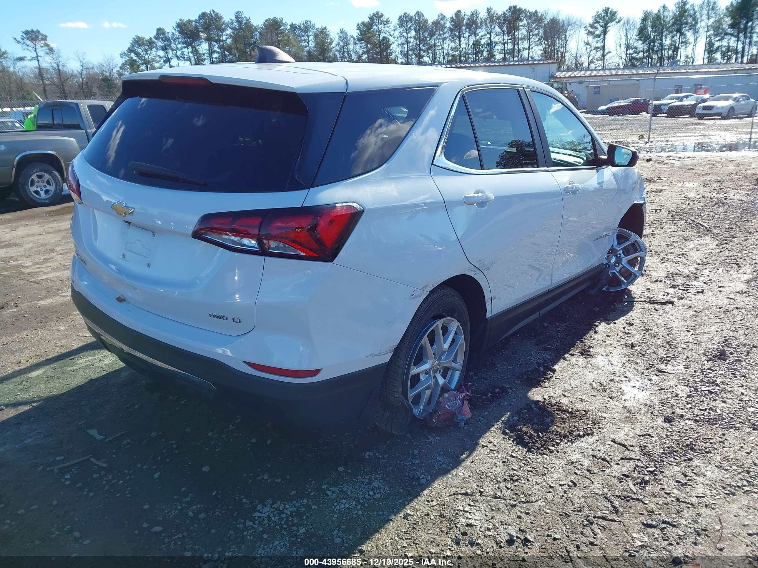 CHEVROLET EQUINOX image 4