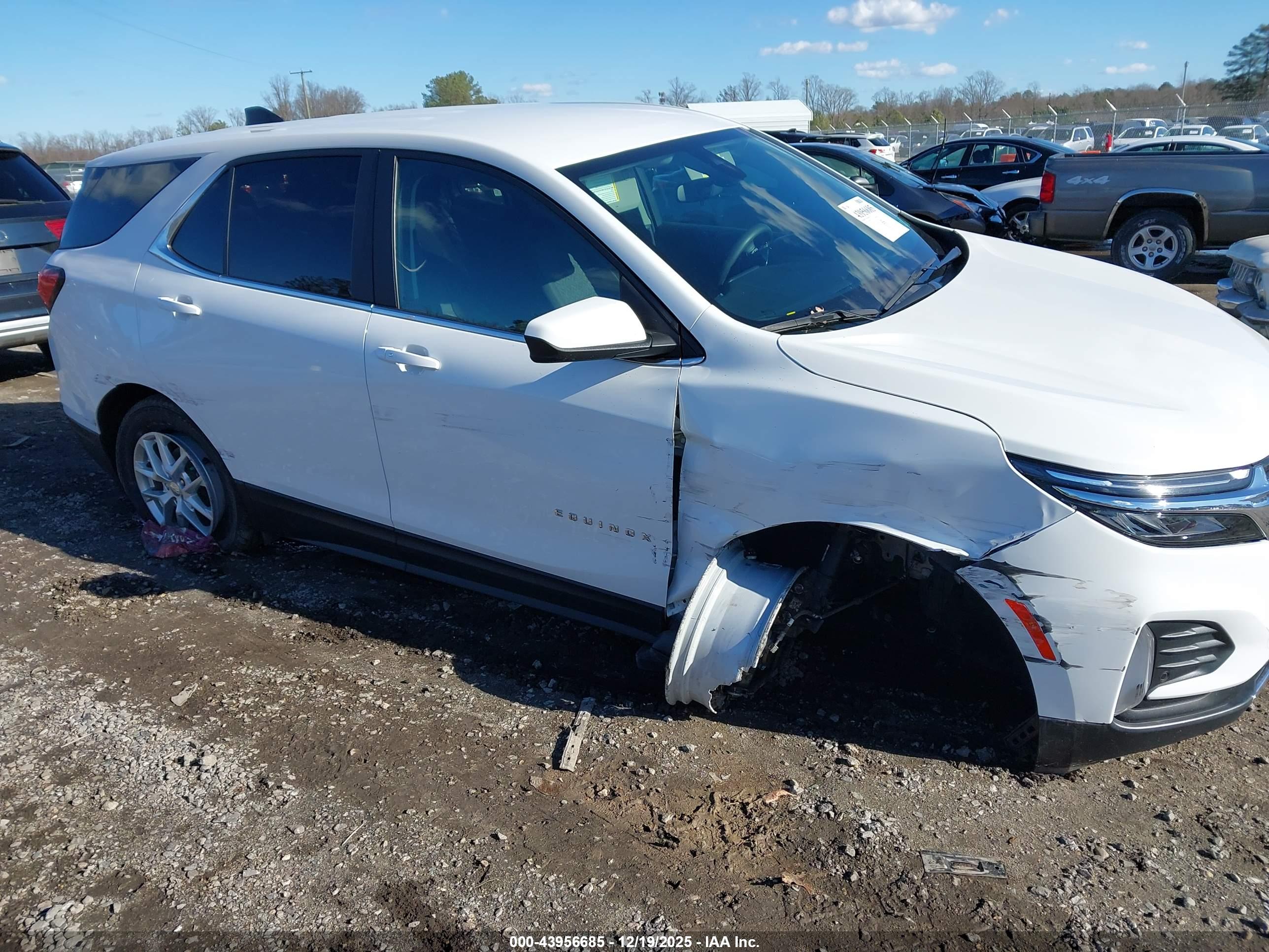 CHEVROLET EQUINOX image 6