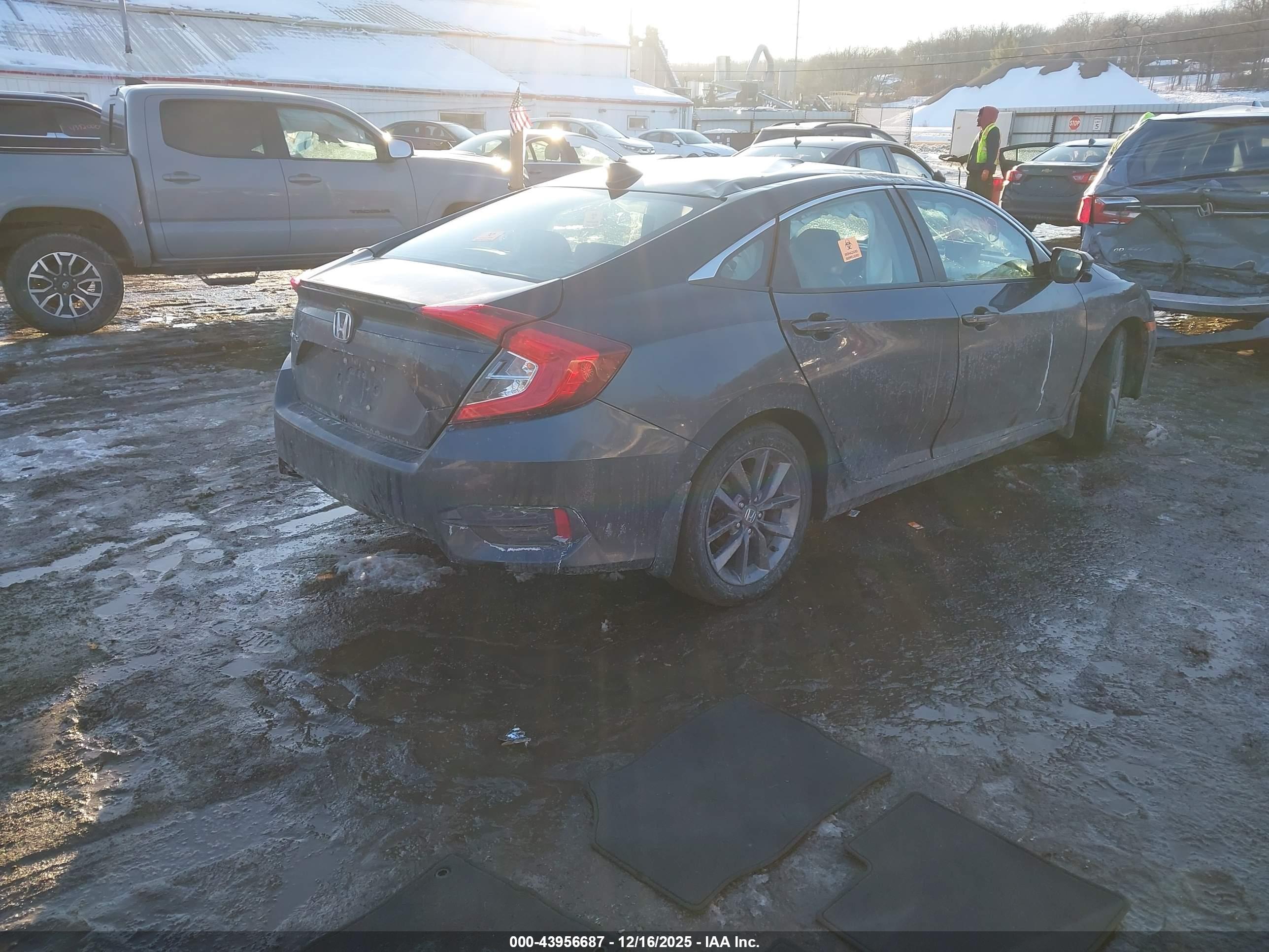 HONDA CIVIC image 4