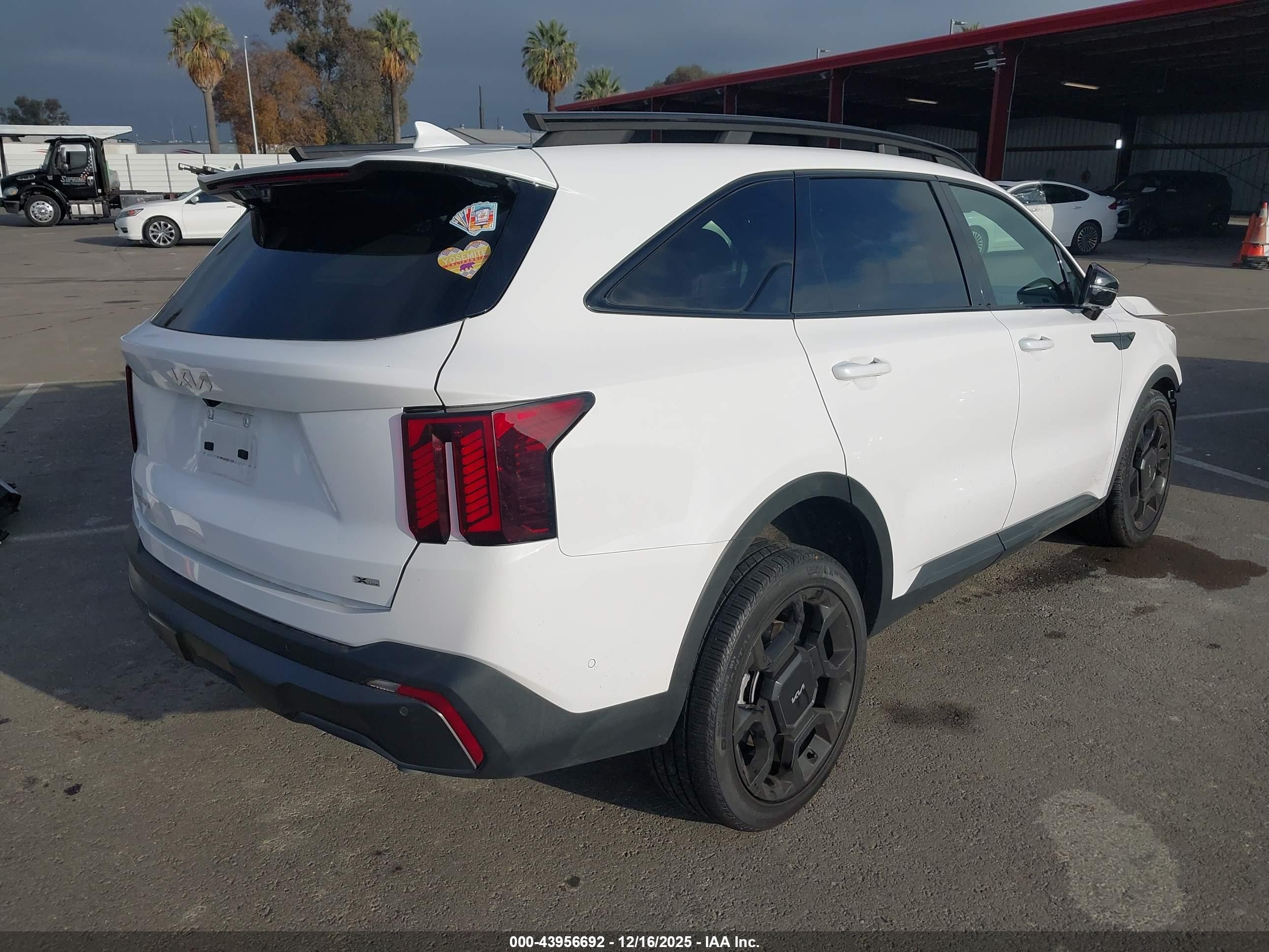KIA SORENTO image 4