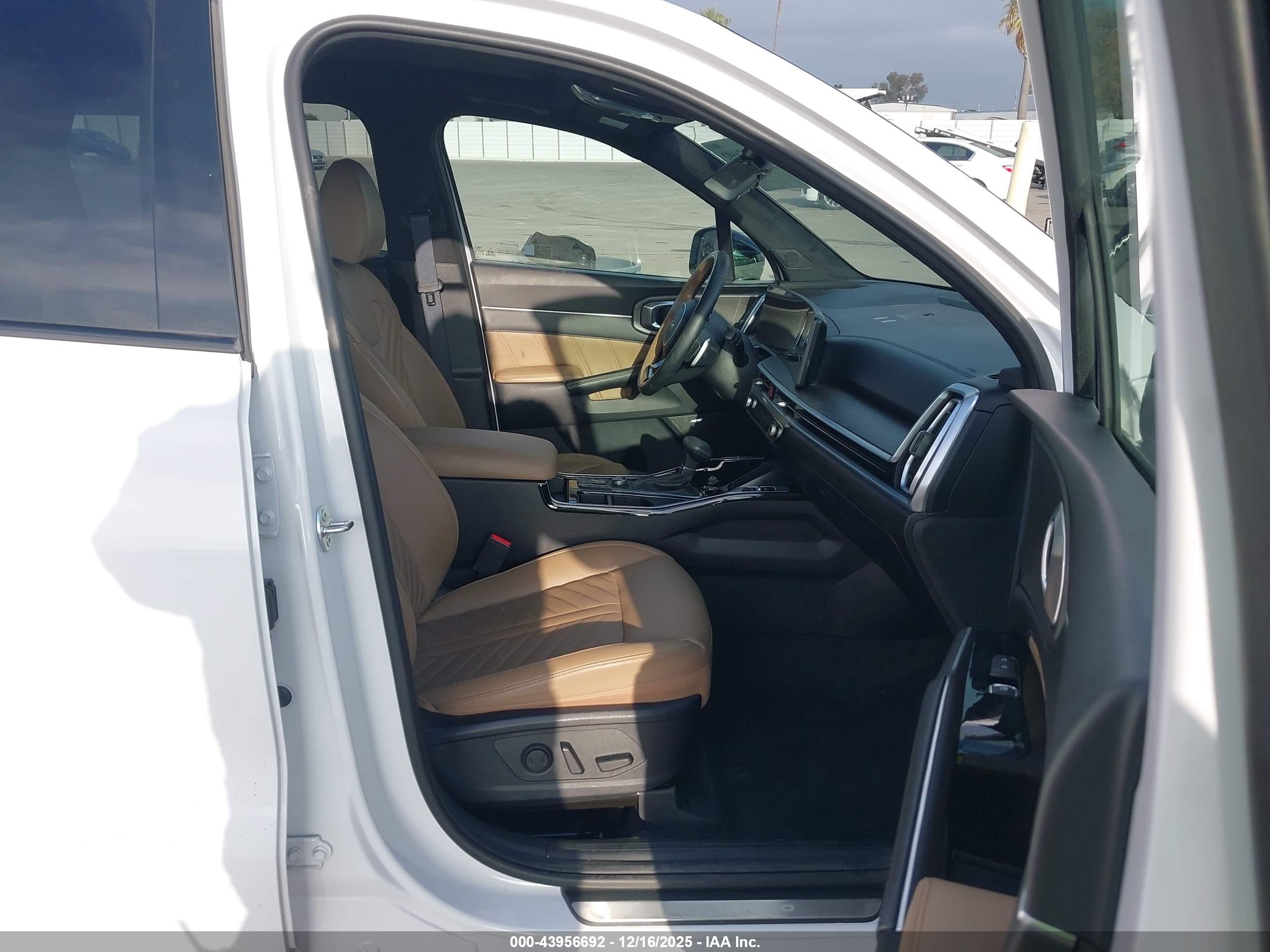 KIA SORENTO image 5
