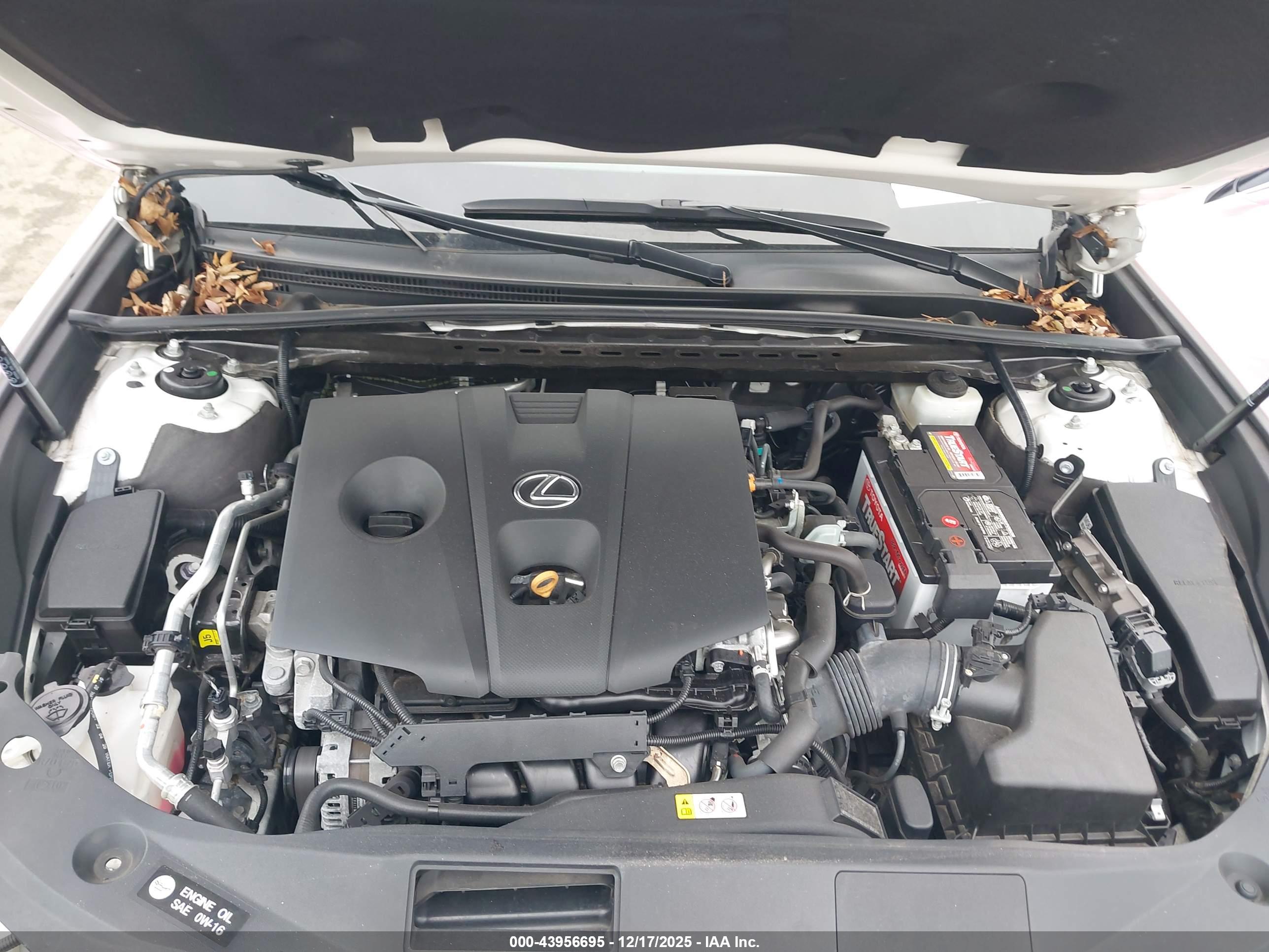 LEXUS ES image 10