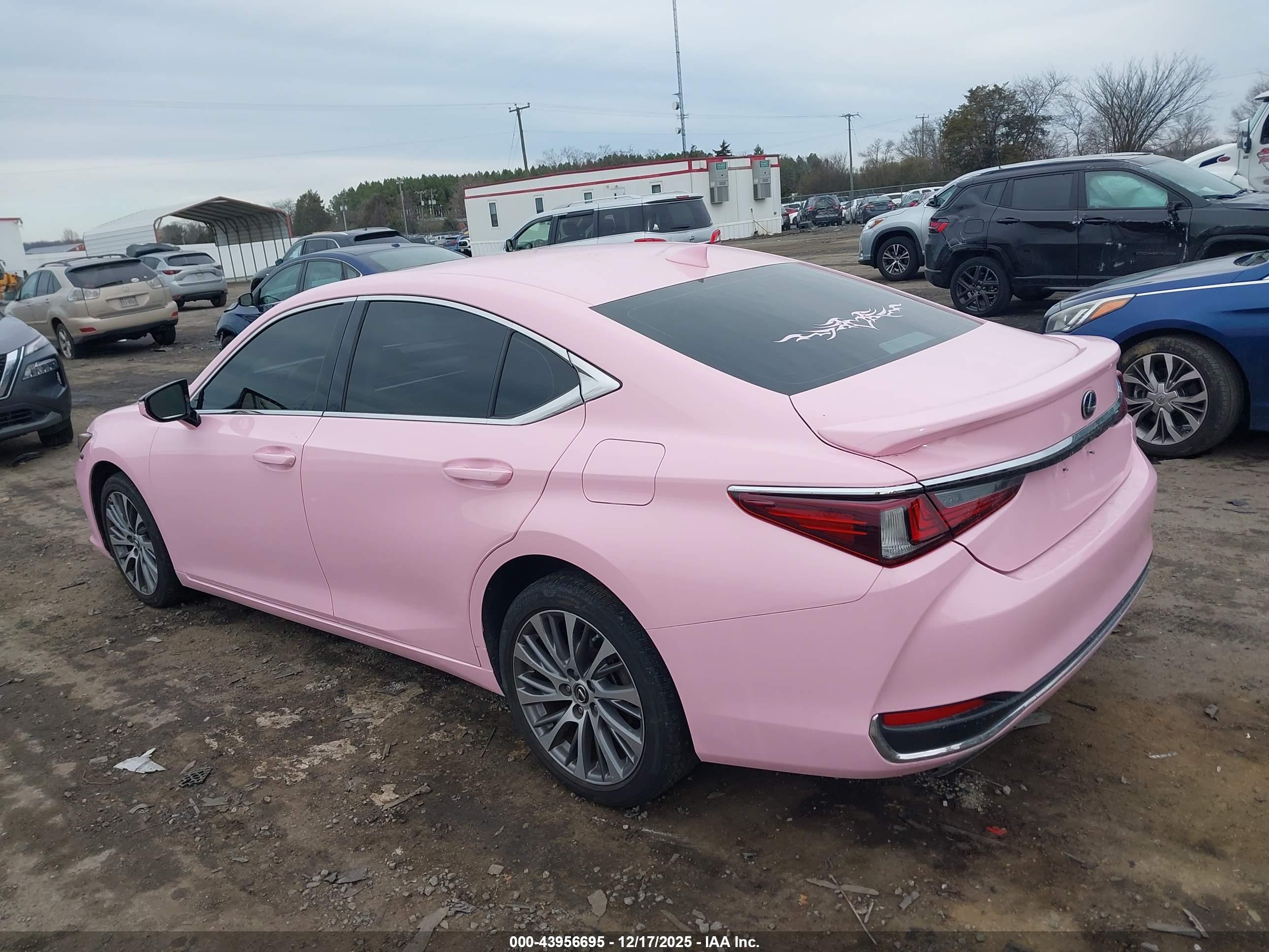 LEXUS ES image 3