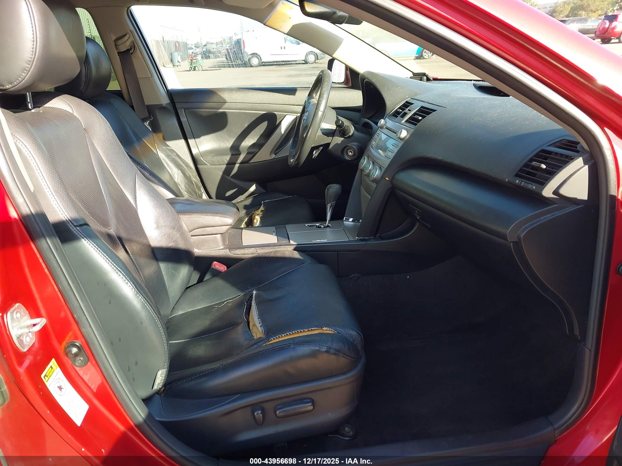 TOYOTA CAMRY image 5