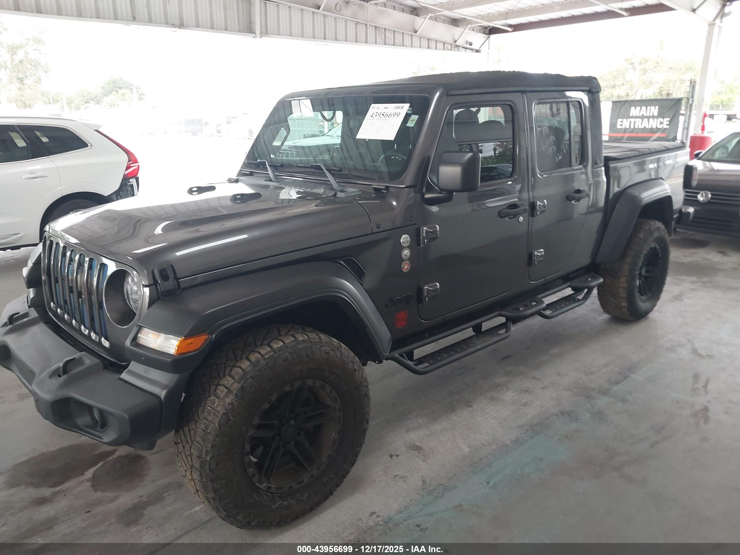 JEEP GLADIATOR image 2
