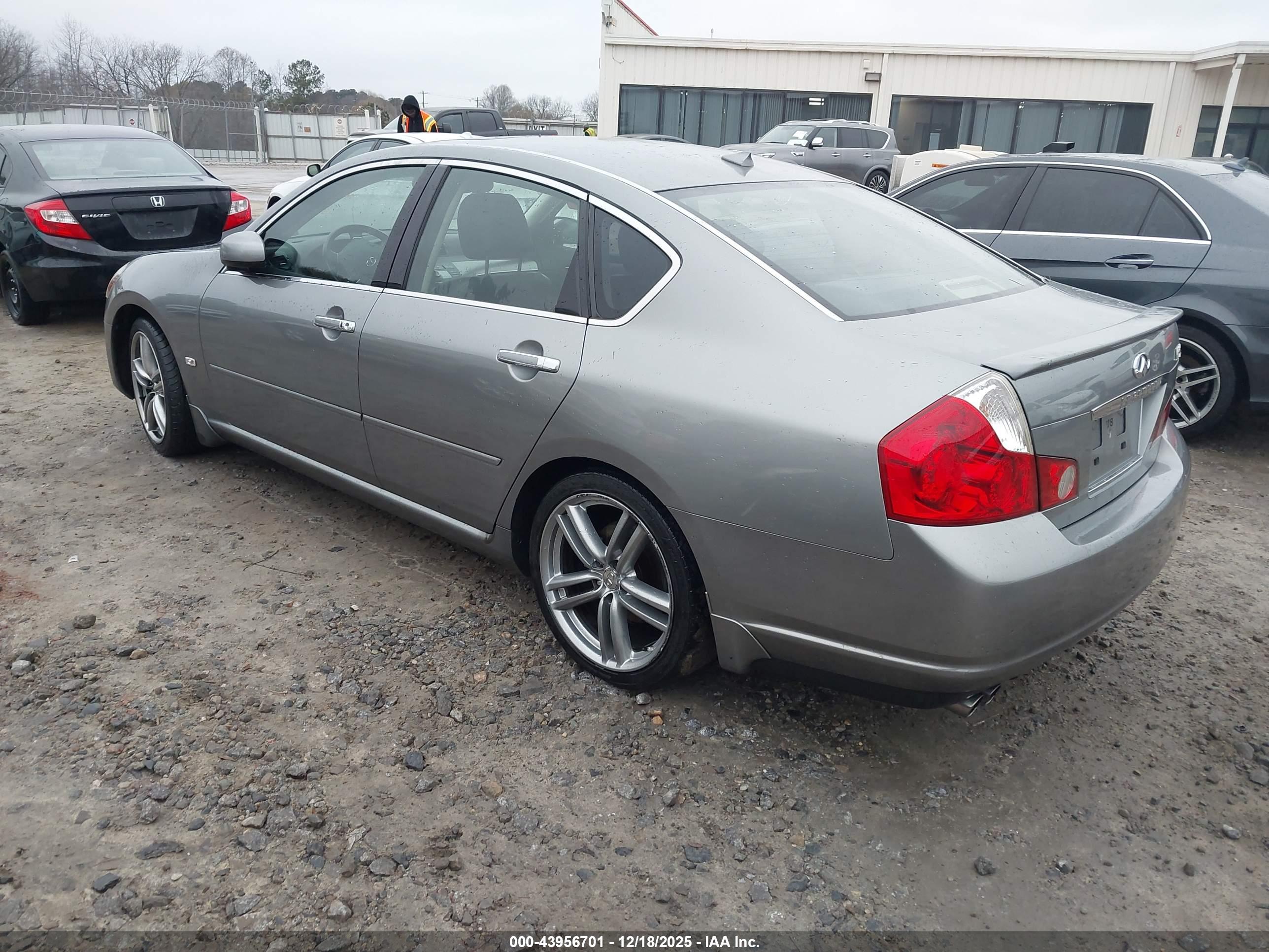 INFINITI M35 image 3
