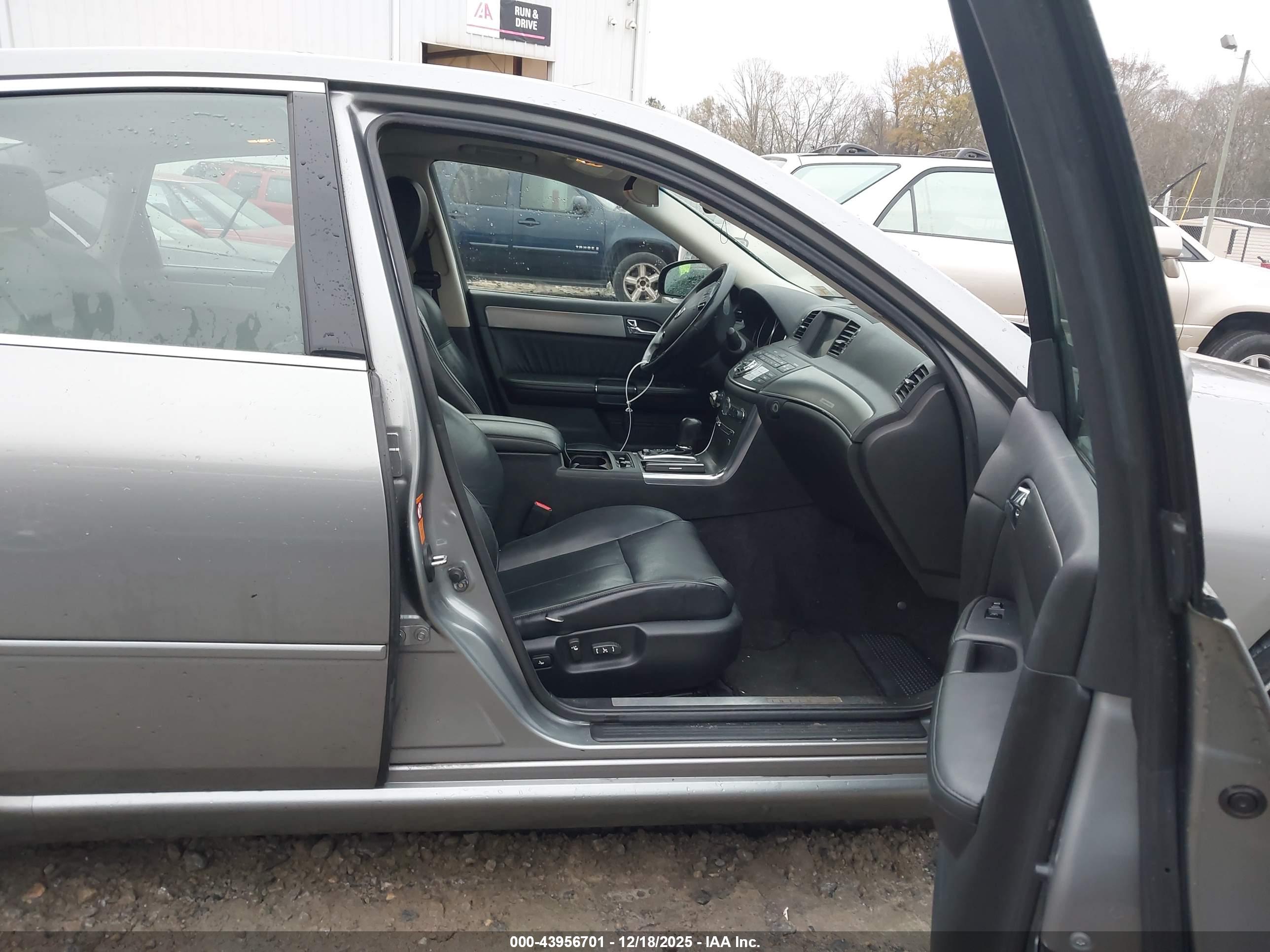 INFINITI M35 image 5
