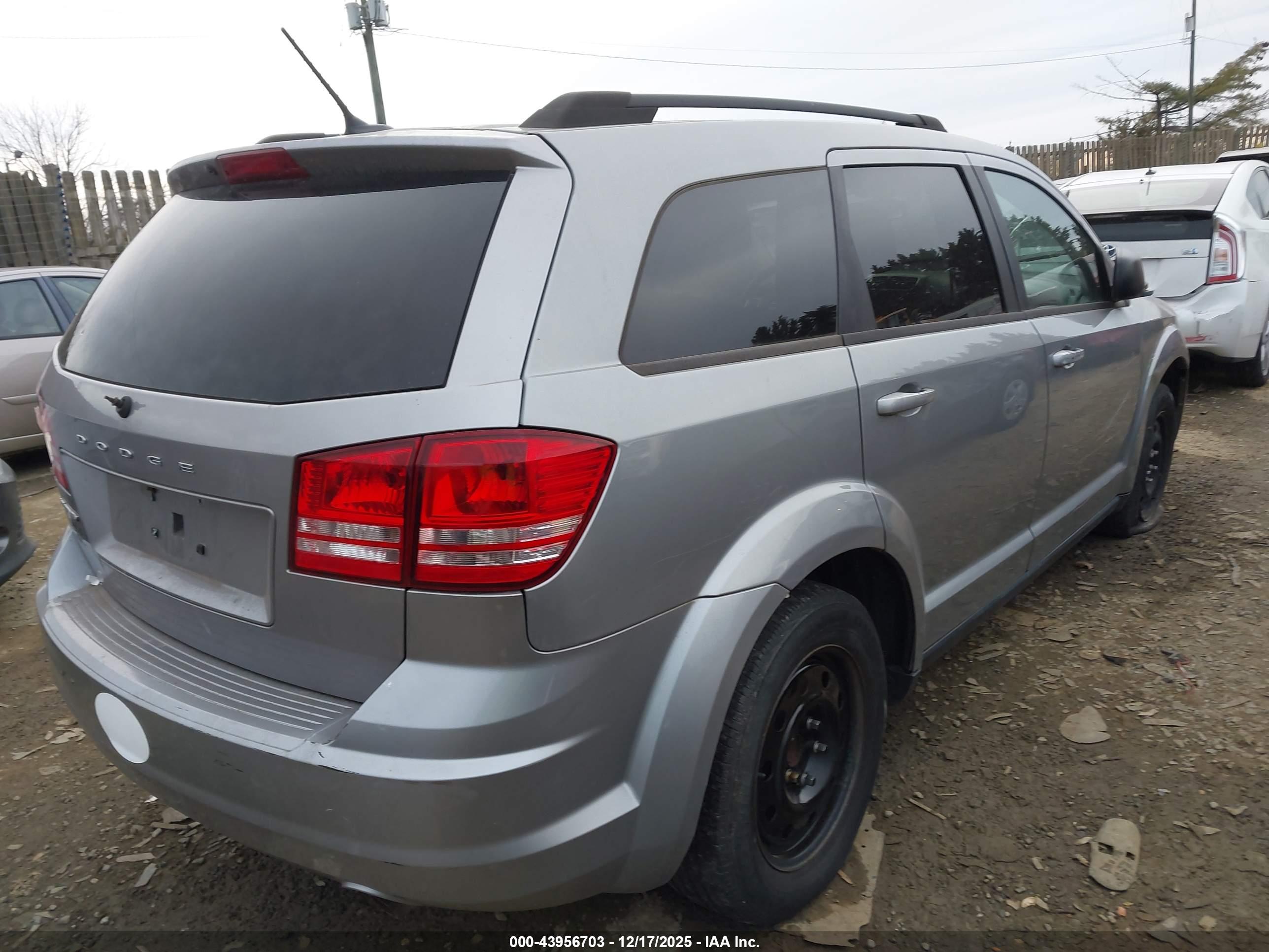 DODGE JOURNEY image 4