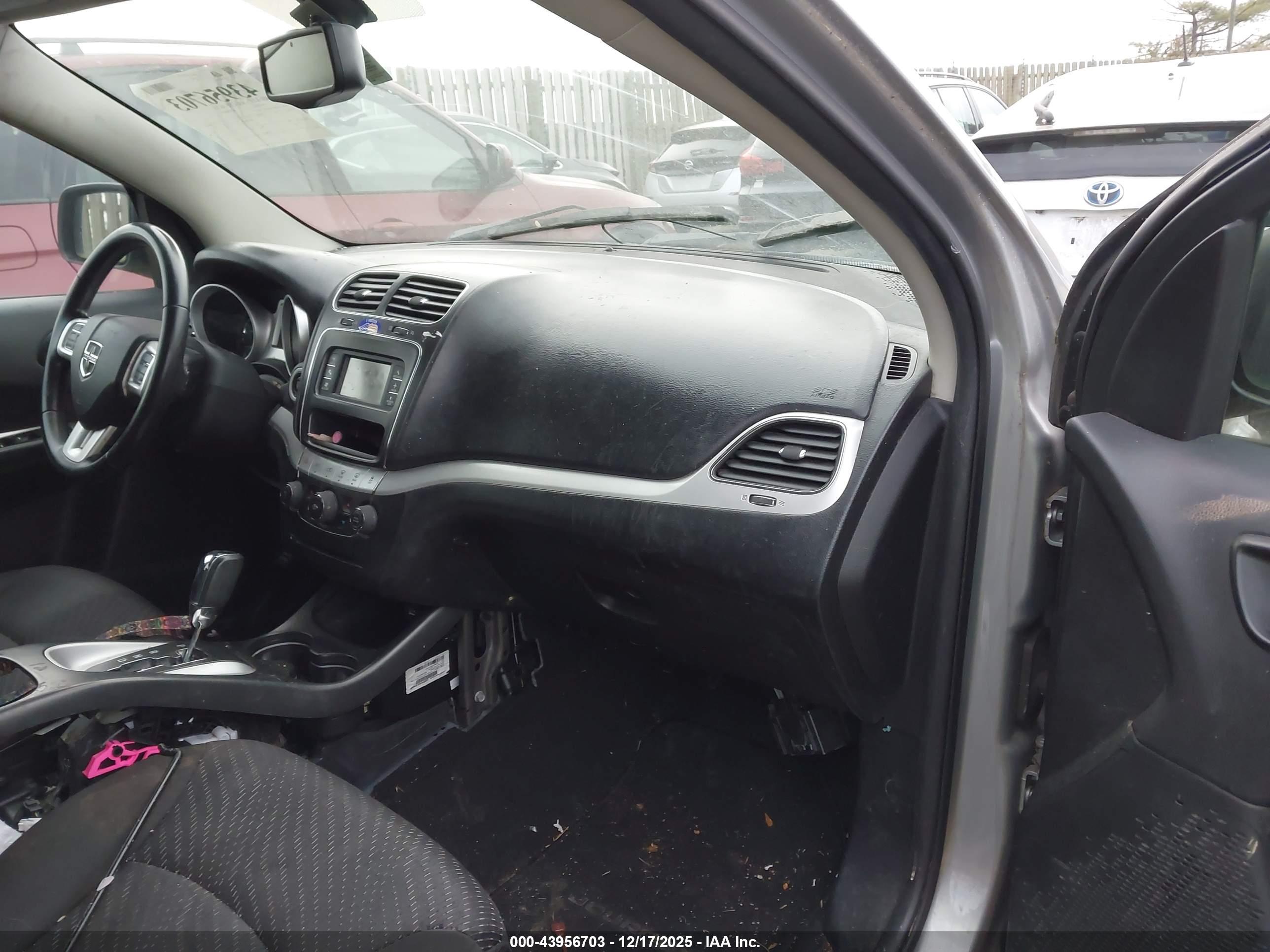 DODGE JOURNEY image 5
