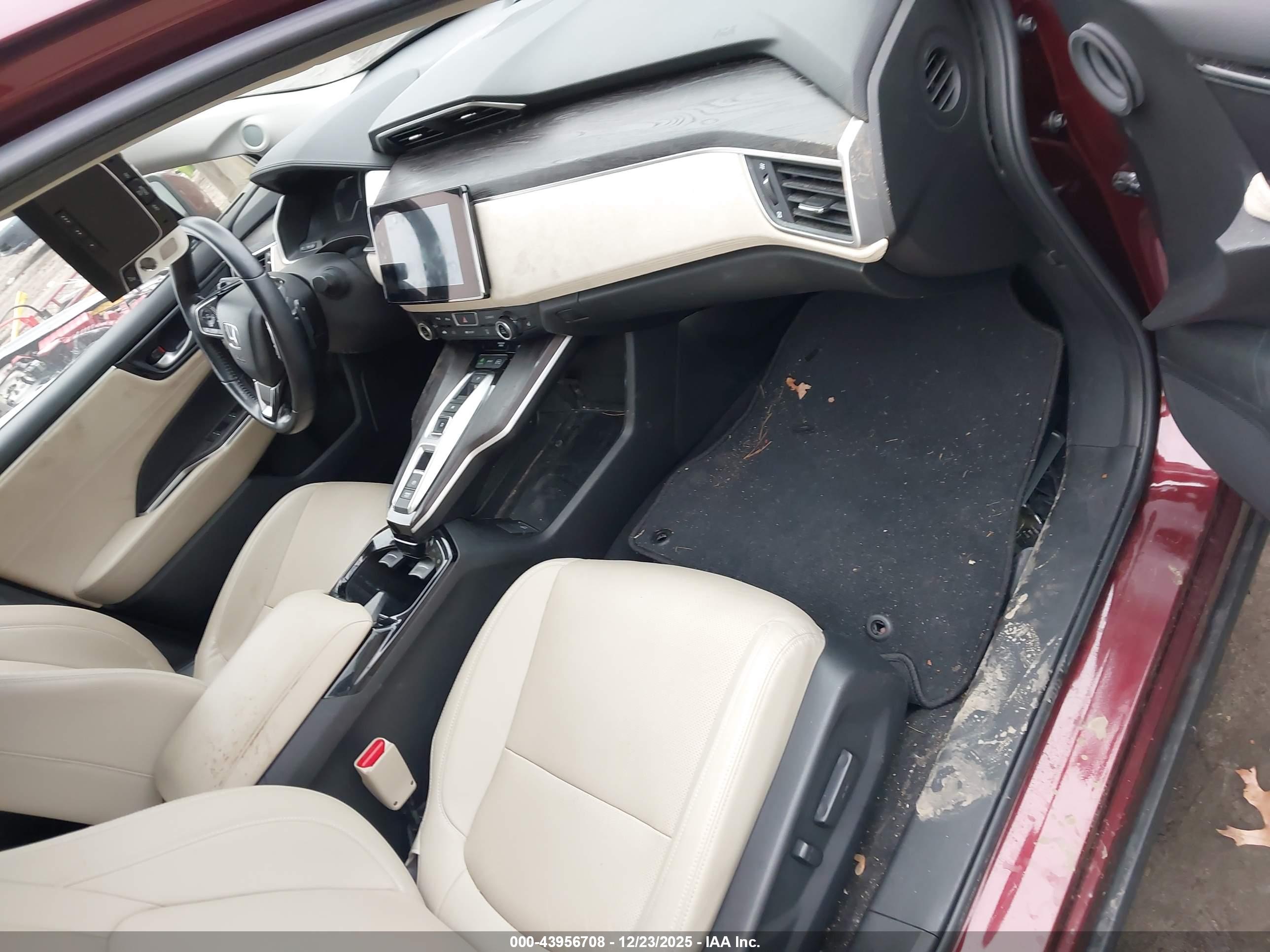 HONDA CLARITY image 5