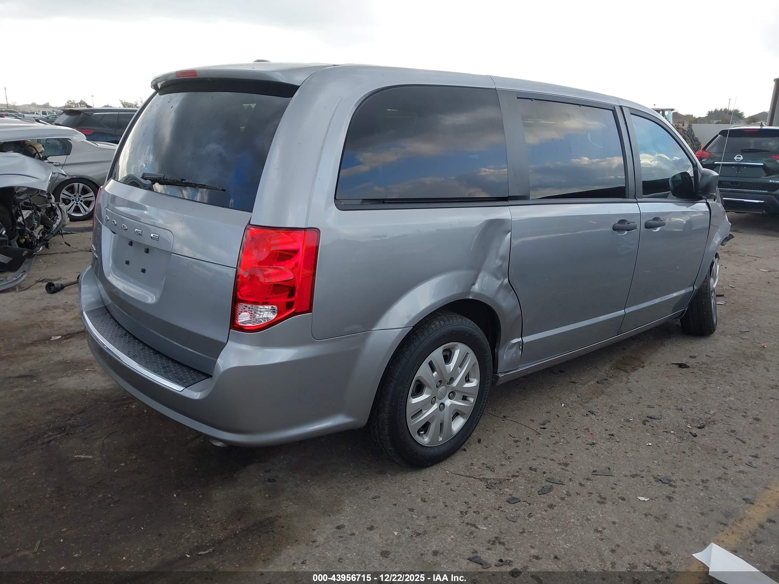 DODGE GRAND image 4