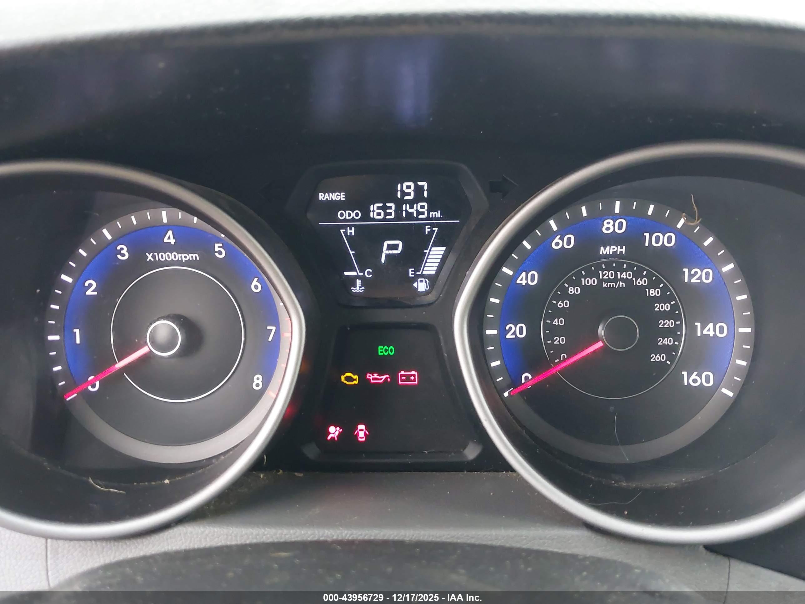 HYUNDAI ELANTRA image 7