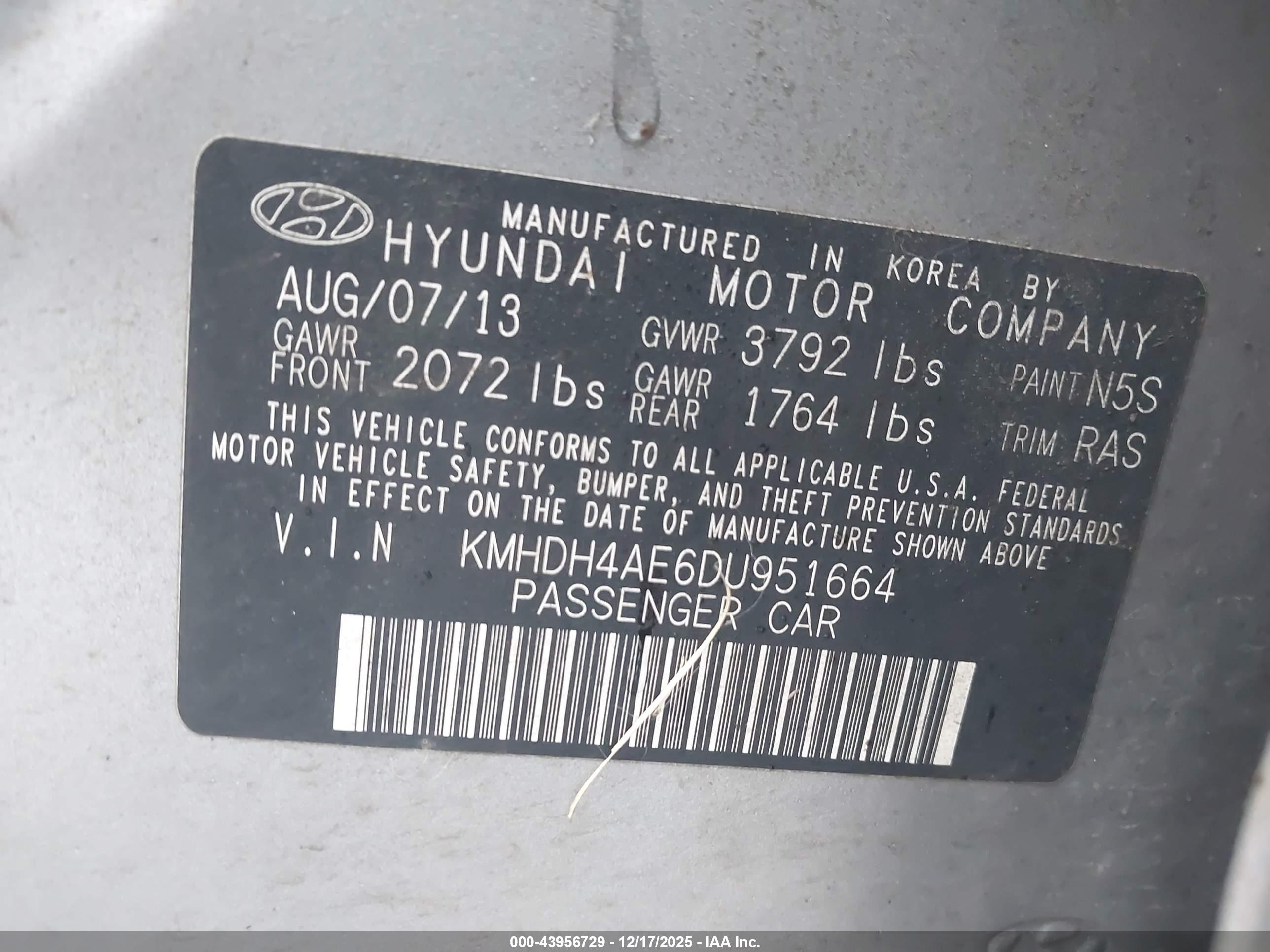 HYUNDAI ELANTRA image 9