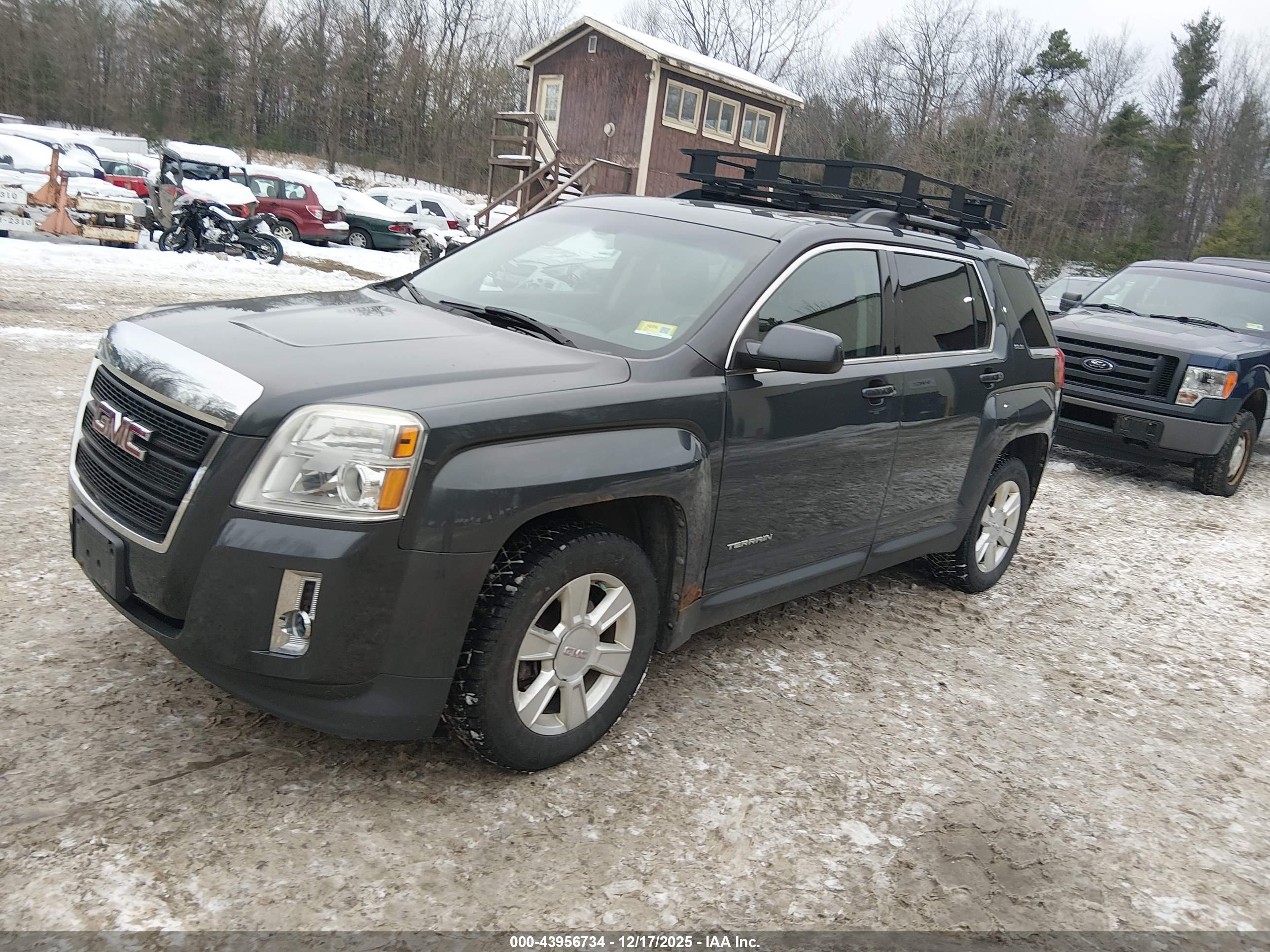 GMC TERRAIN image 2